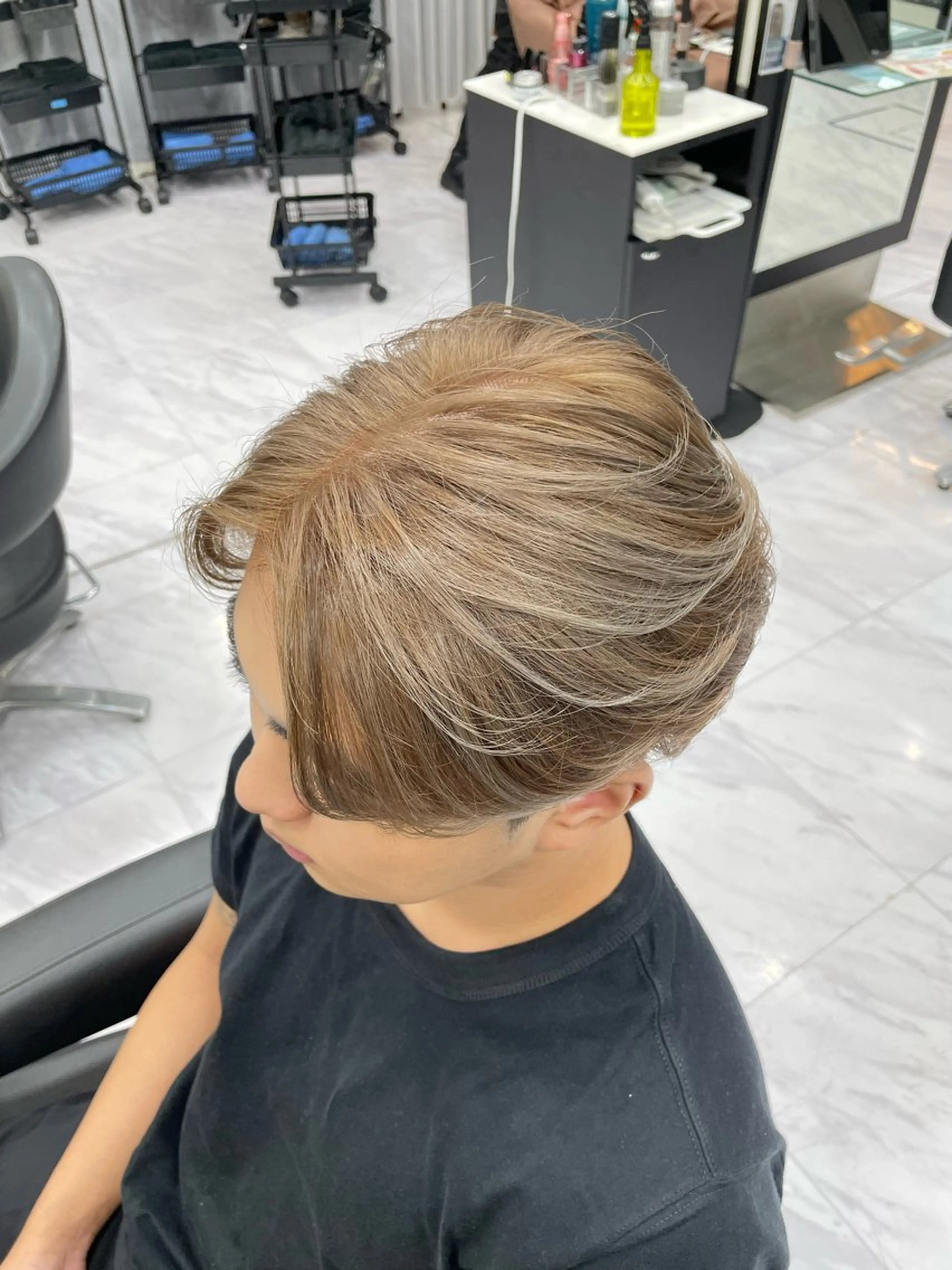 ショート カラー ヘアアレンジ メンズ ベージュカラー ミルクティーベージュ 🐥くまがい💛 ダブルカラー／パーマのヘアスタイル