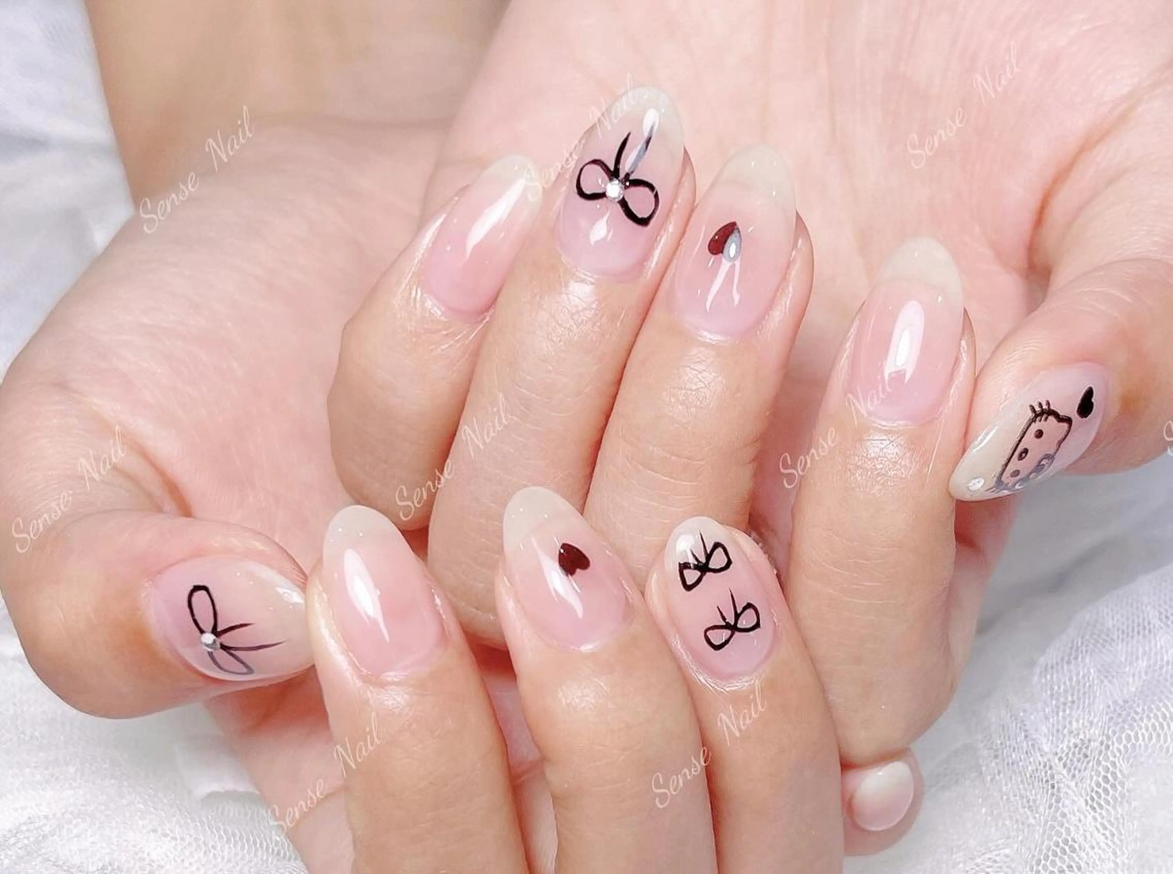 ネイル ハンドネイル ハンドケア Queening 🦋のネイルデザイン