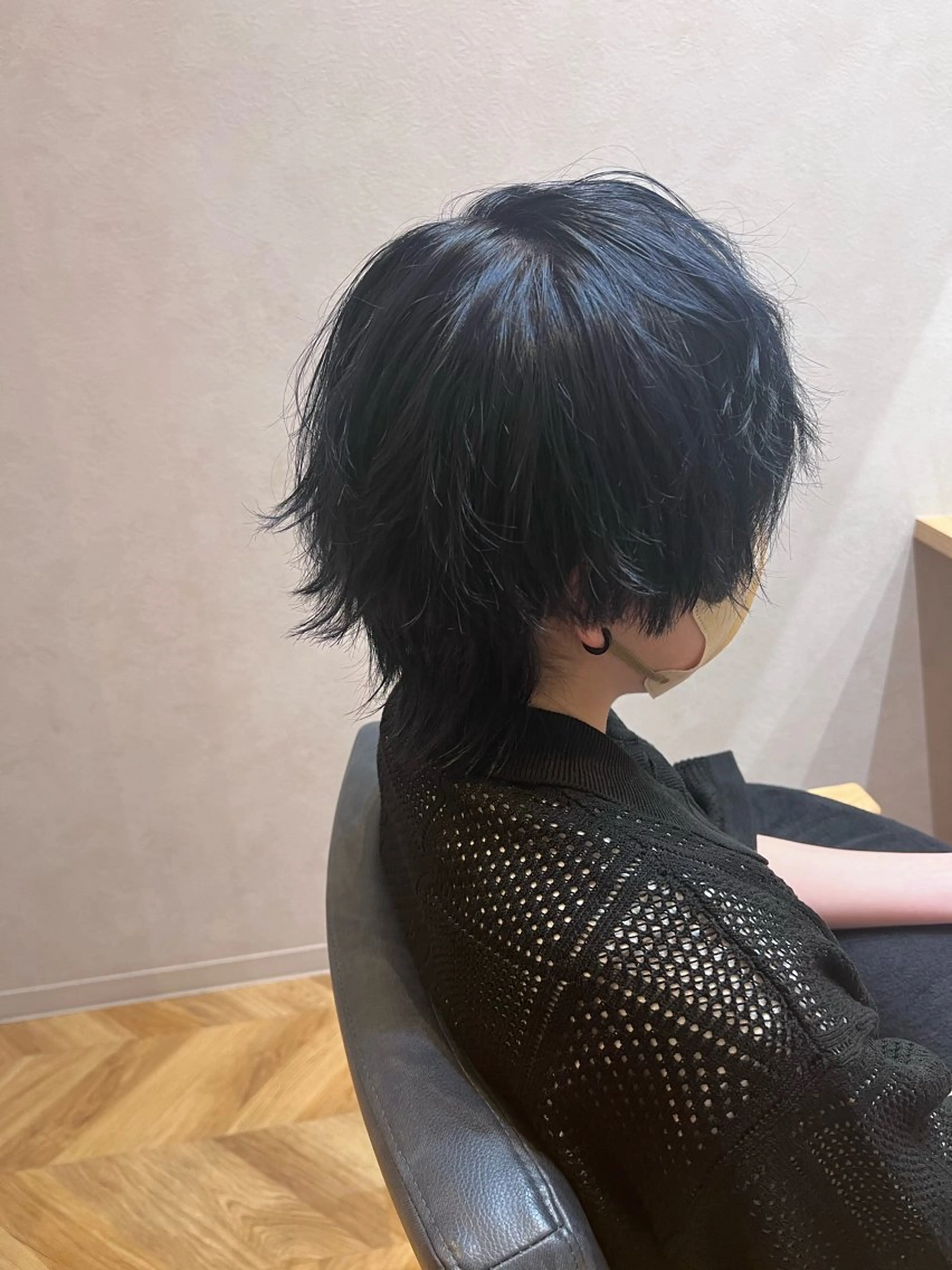 ショート カラー 黒髪 ブリーチ ブルーカラー ブルーブラック ヘアカラー "今"だけでない美髪 KOTOMIのヘアスタイル