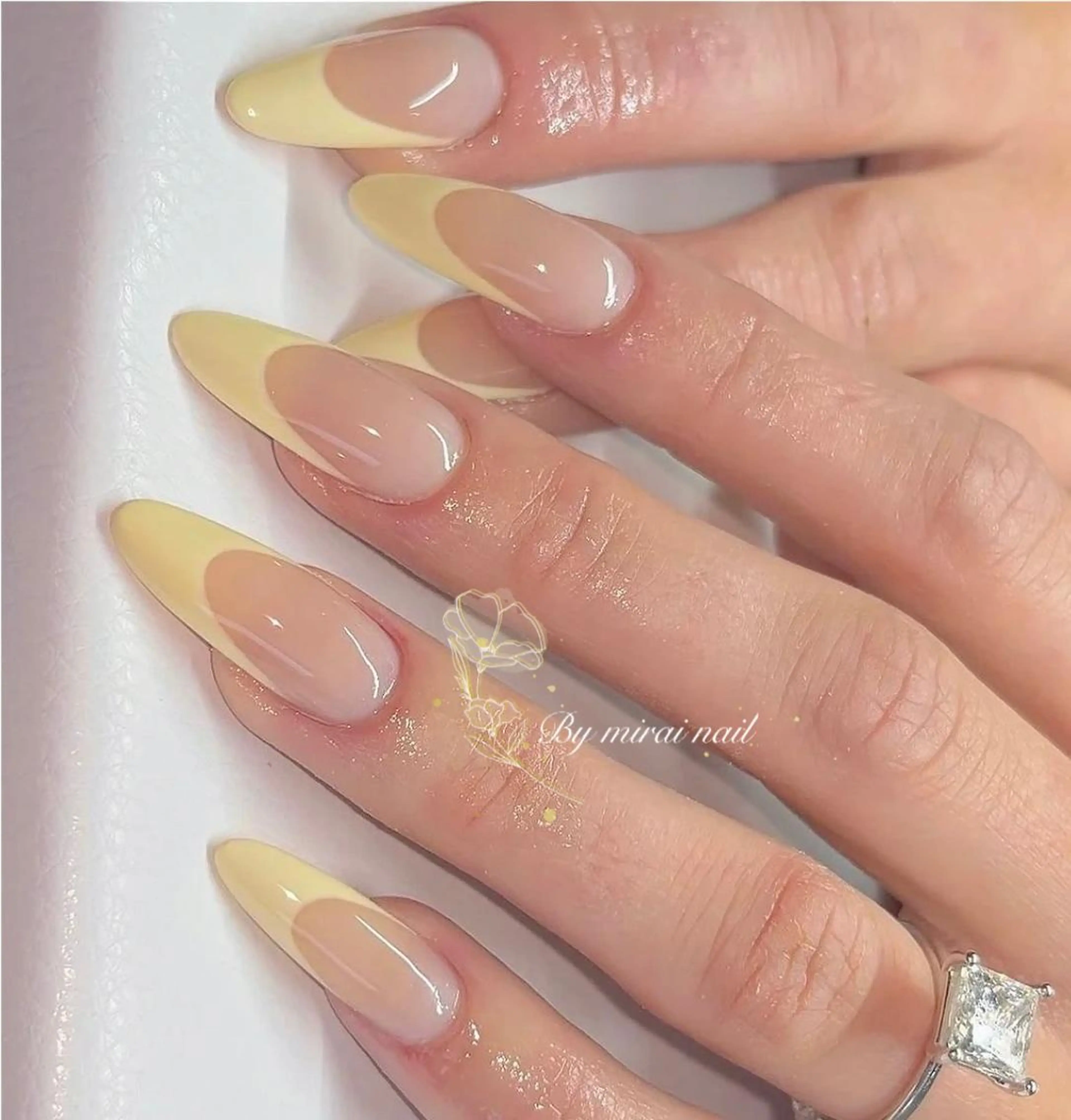 🎊ハンドネイル【新規オフ無料】💅🎶ベース追加極上丸いフレンチ💰7980の写真