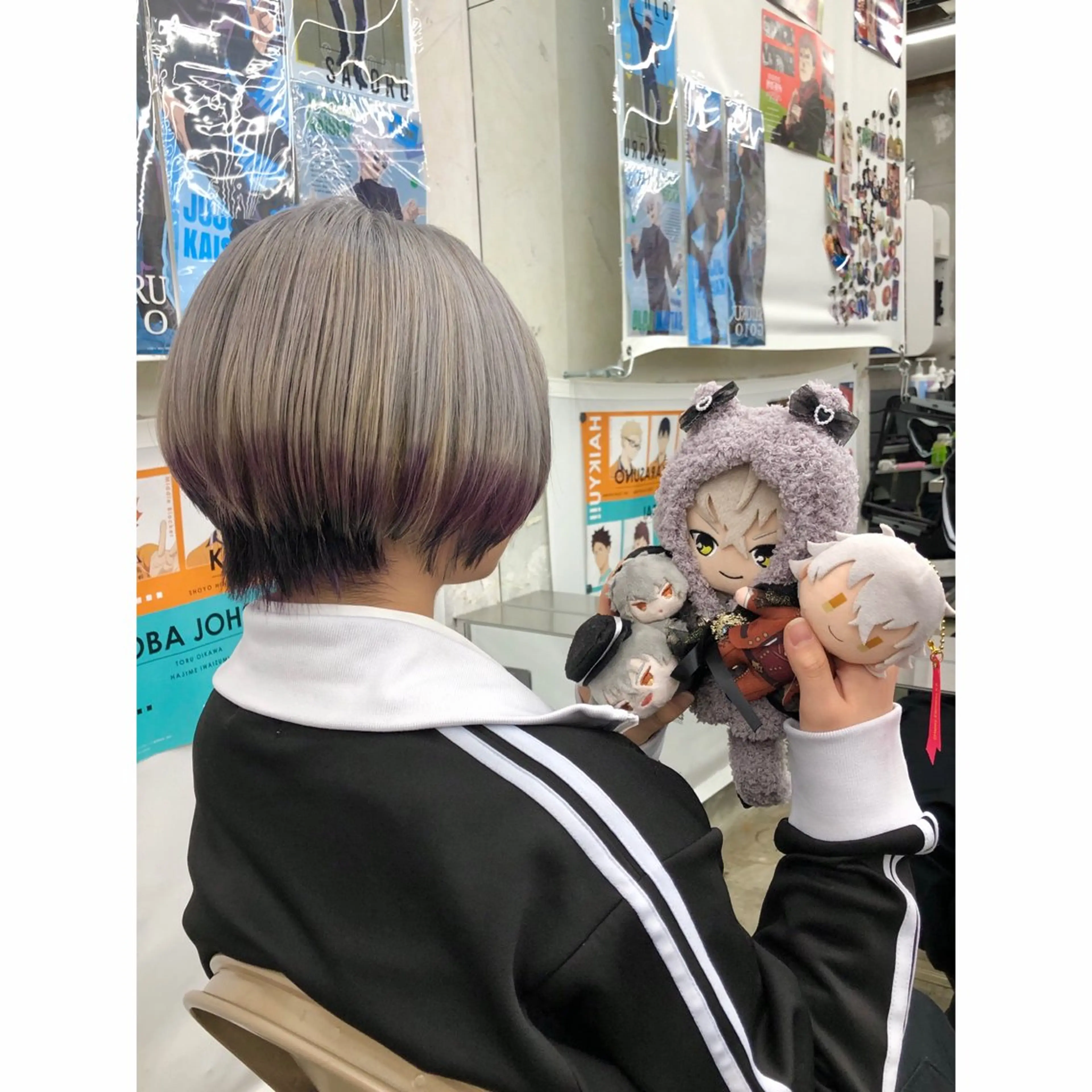 ショート カラー 推しカラー✨ オタク美容師ユウカのヘアスタイル