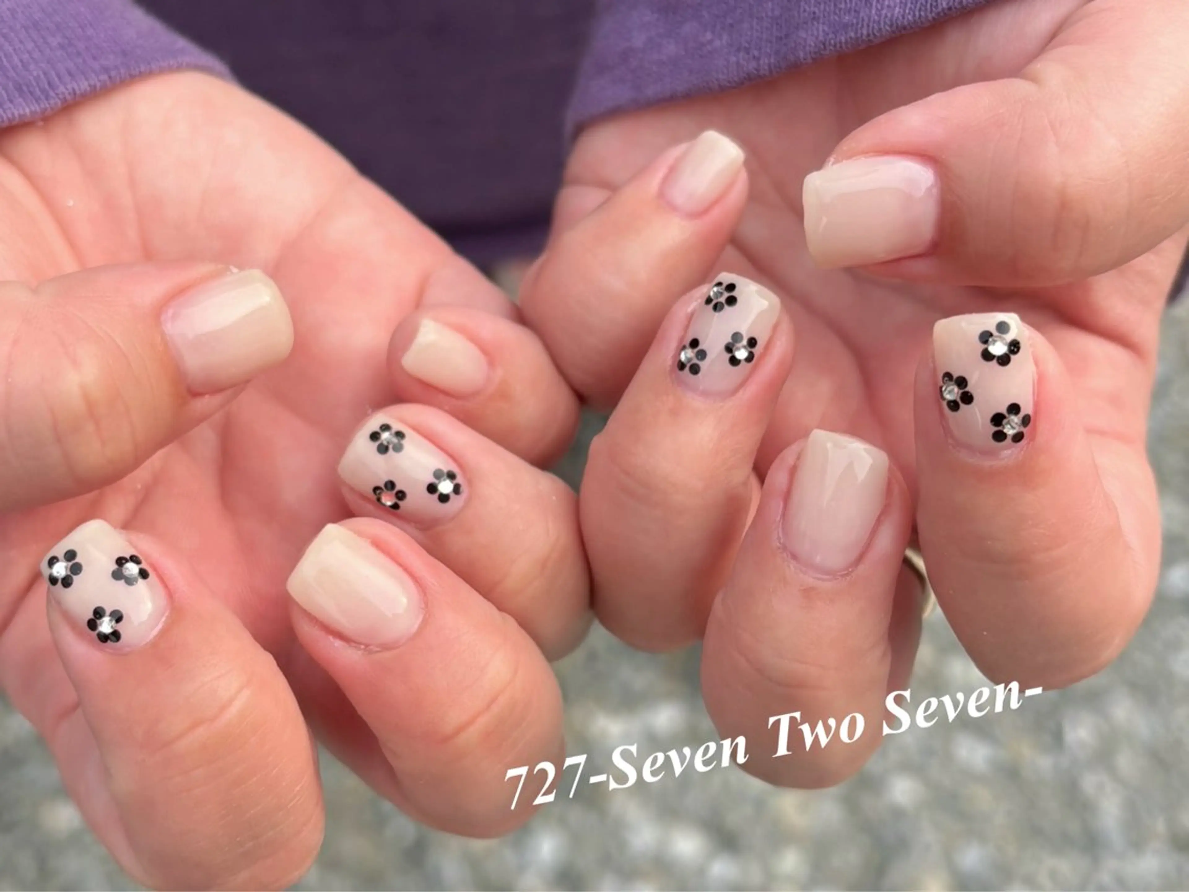 ネイル ハンドネイル 727 nailのネイルデザイン
