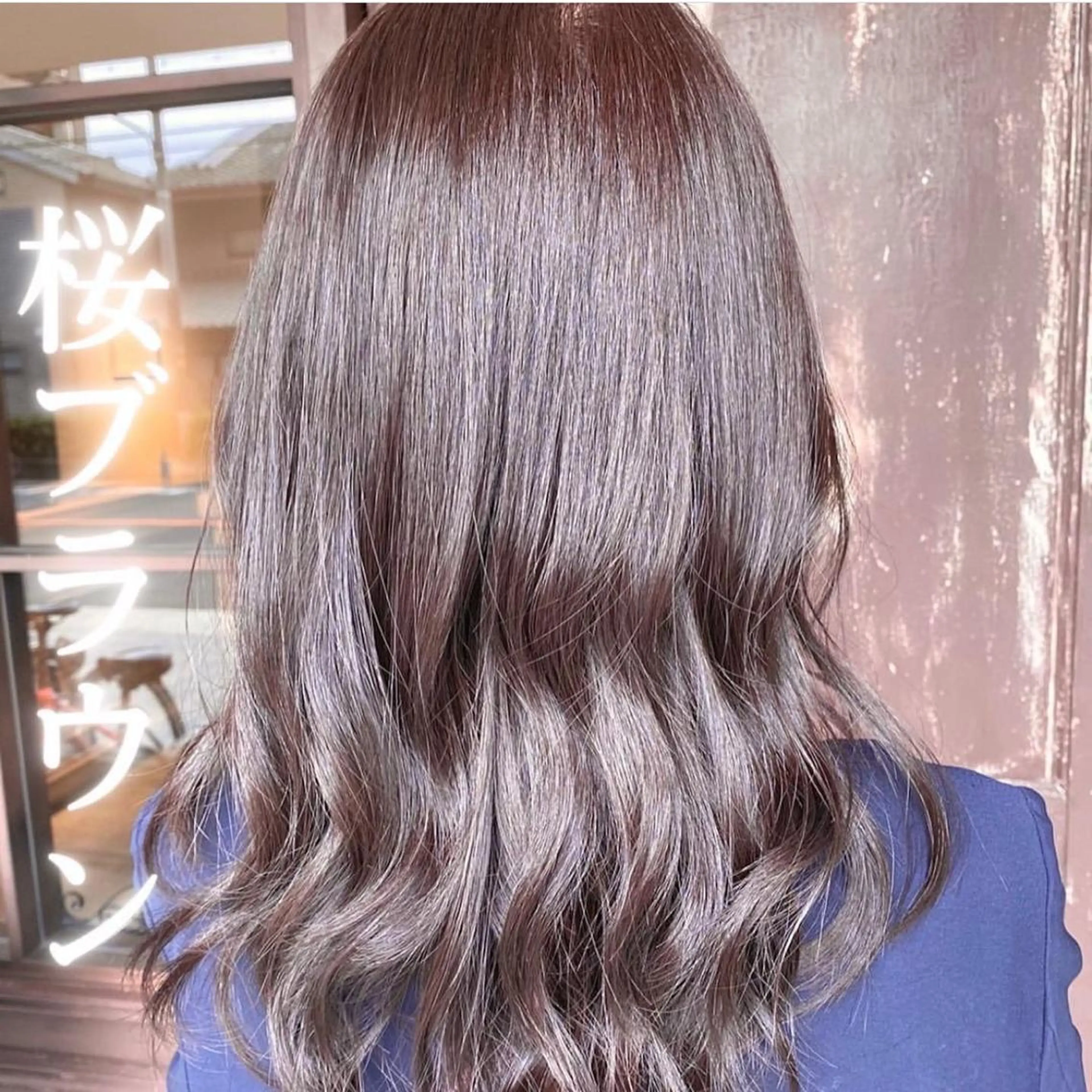 ミディアム カラー アッシュ 透明感カラー グラデーションカラー ハイライトカラー インナーカラー 川越 輝梨奈のヘアスタイル