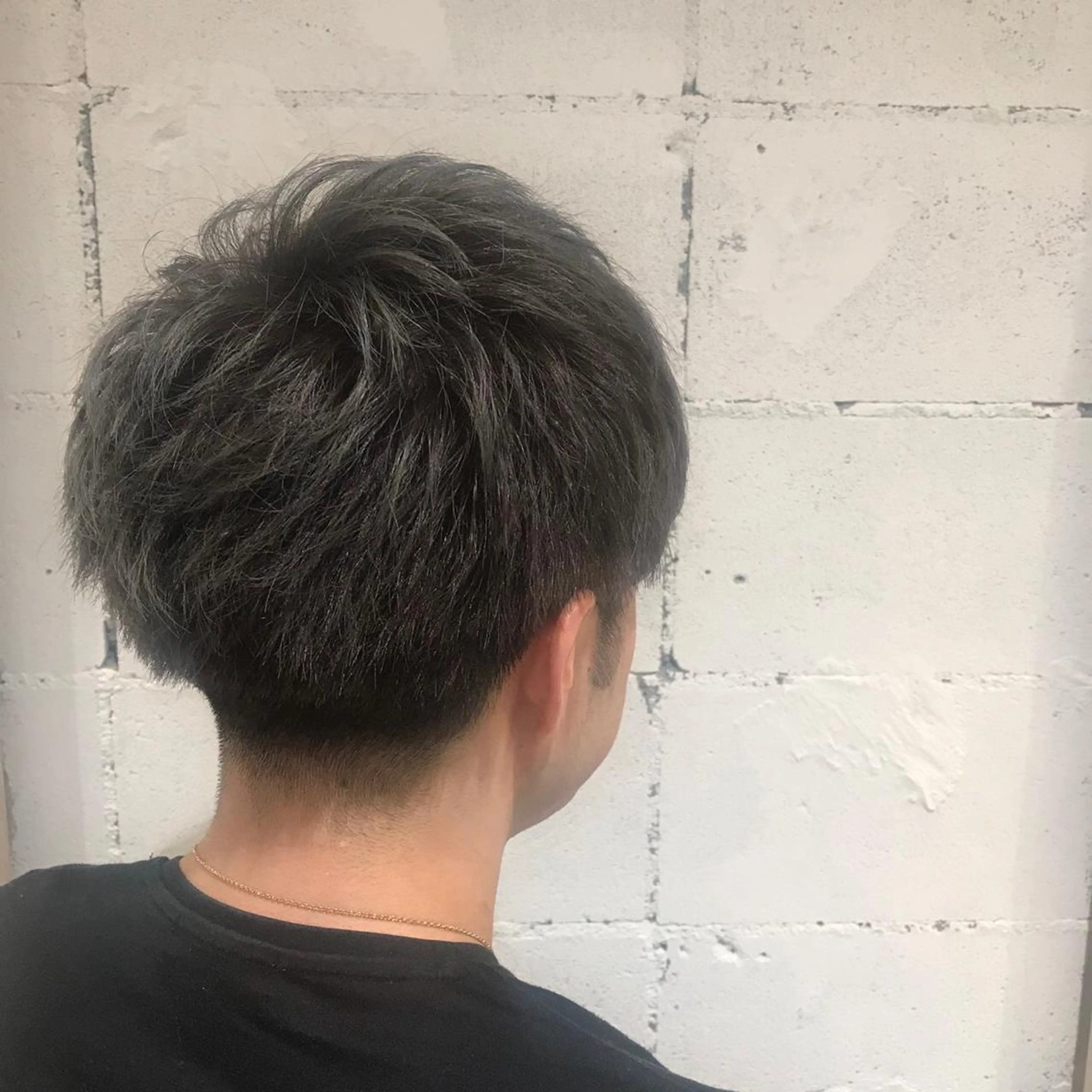 ショート カラー メンズ 小島嵩人 縮毛矯正 髪質改善のヘアスタイル