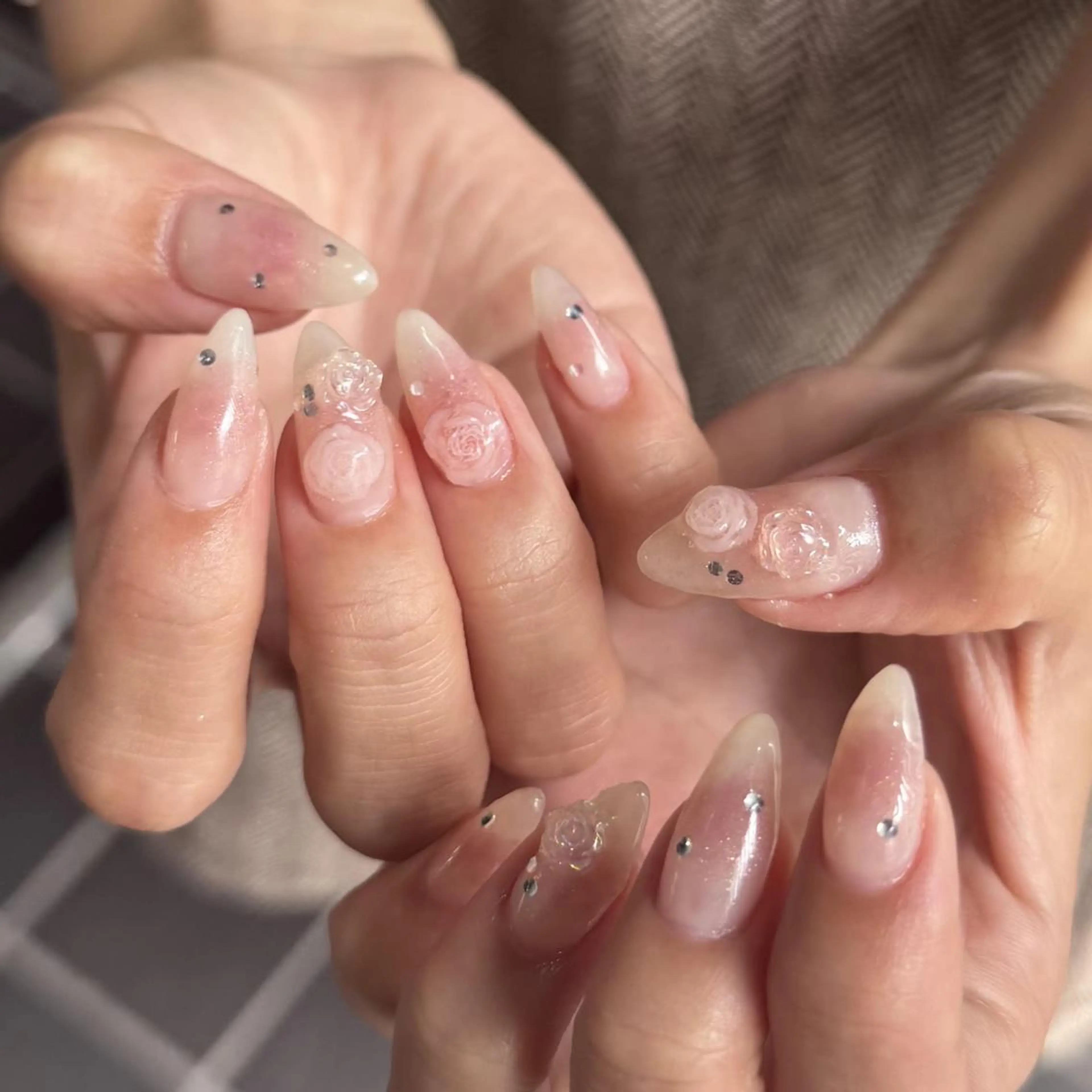 ミディアム ハンドネイル フットネイル 小川 柚香のネイルデザイン