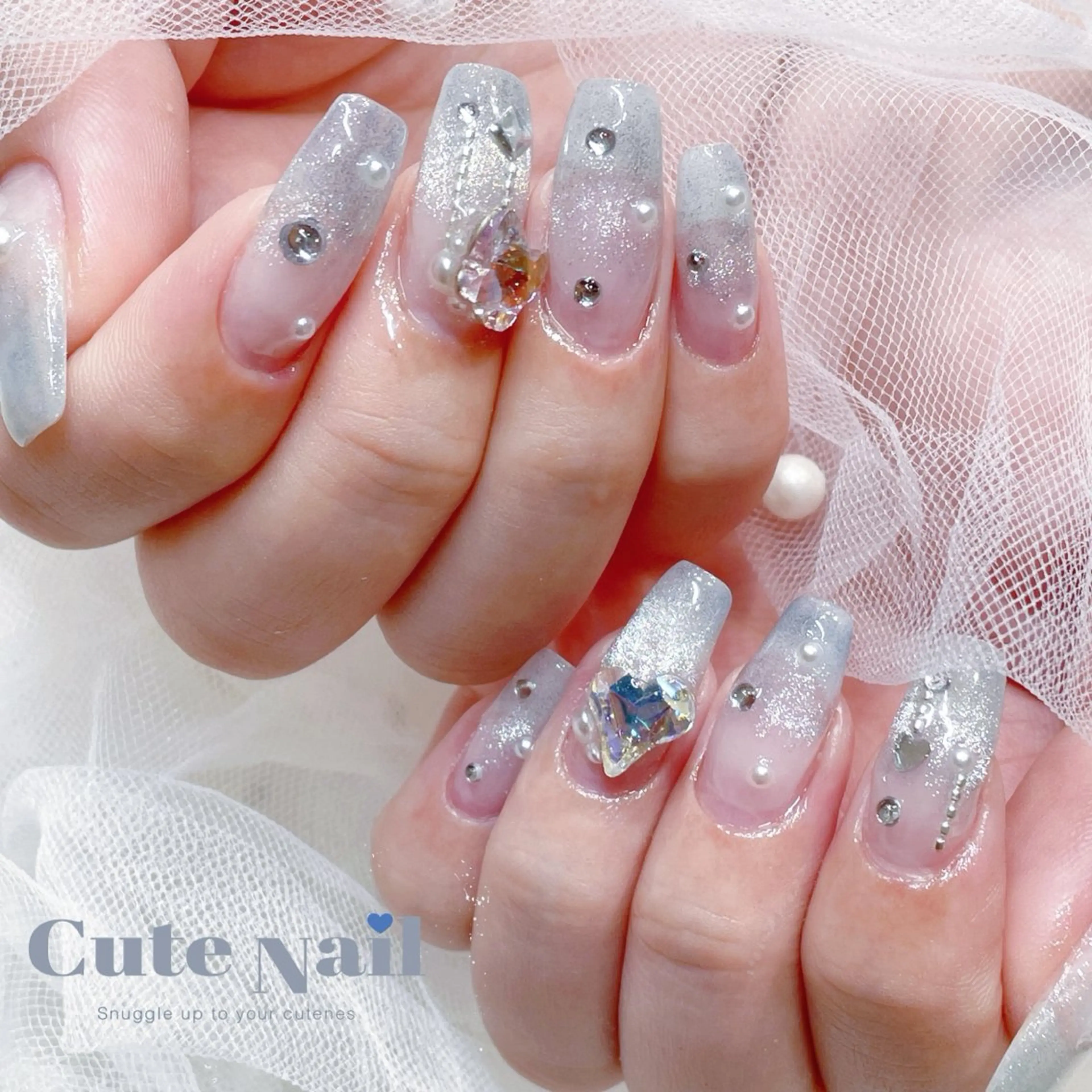 ネイル GO TODAY SHAiRE SALON原宿 Liber所属・️🫧もこ 艶感ネイル🫧のネイルデザイン