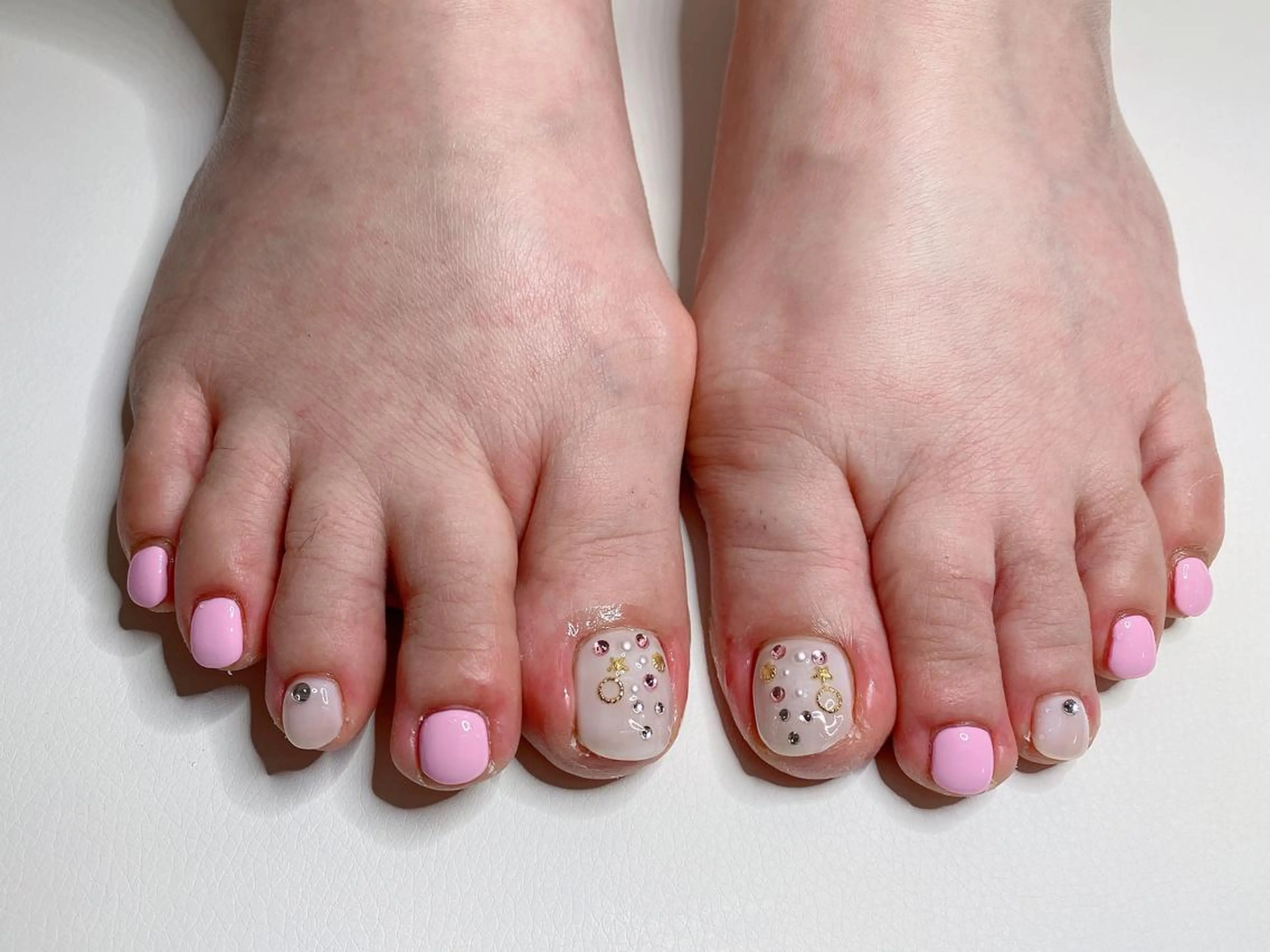 ネイル アートネイル フットネイル ストーンネイル Jasmine nailsalon所属・ジャスミン ネイルサロンのネイルデザイン