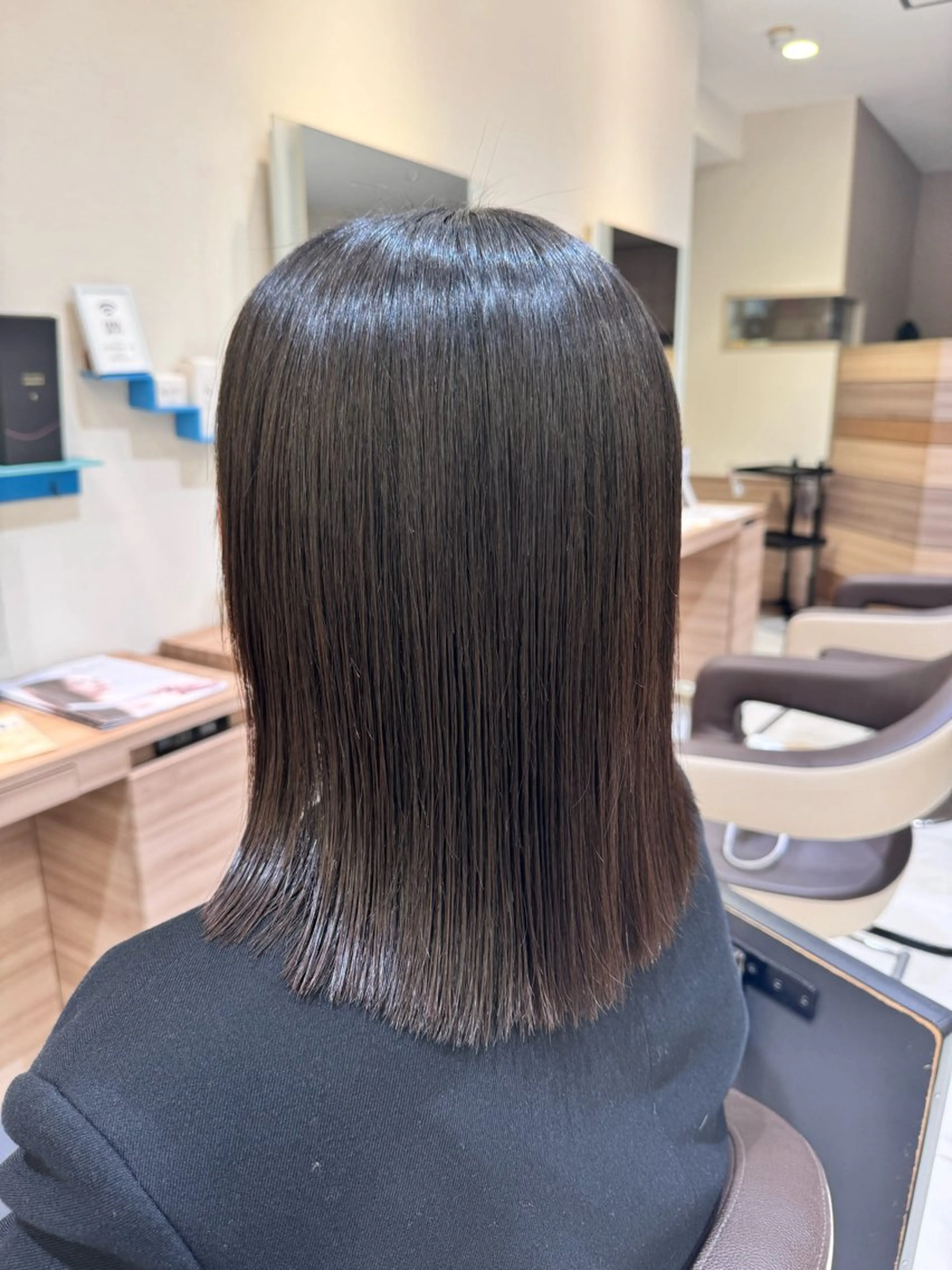 ミディアム カット 縮毛矯正 トリートメント 松田 一希のヘアスタイル