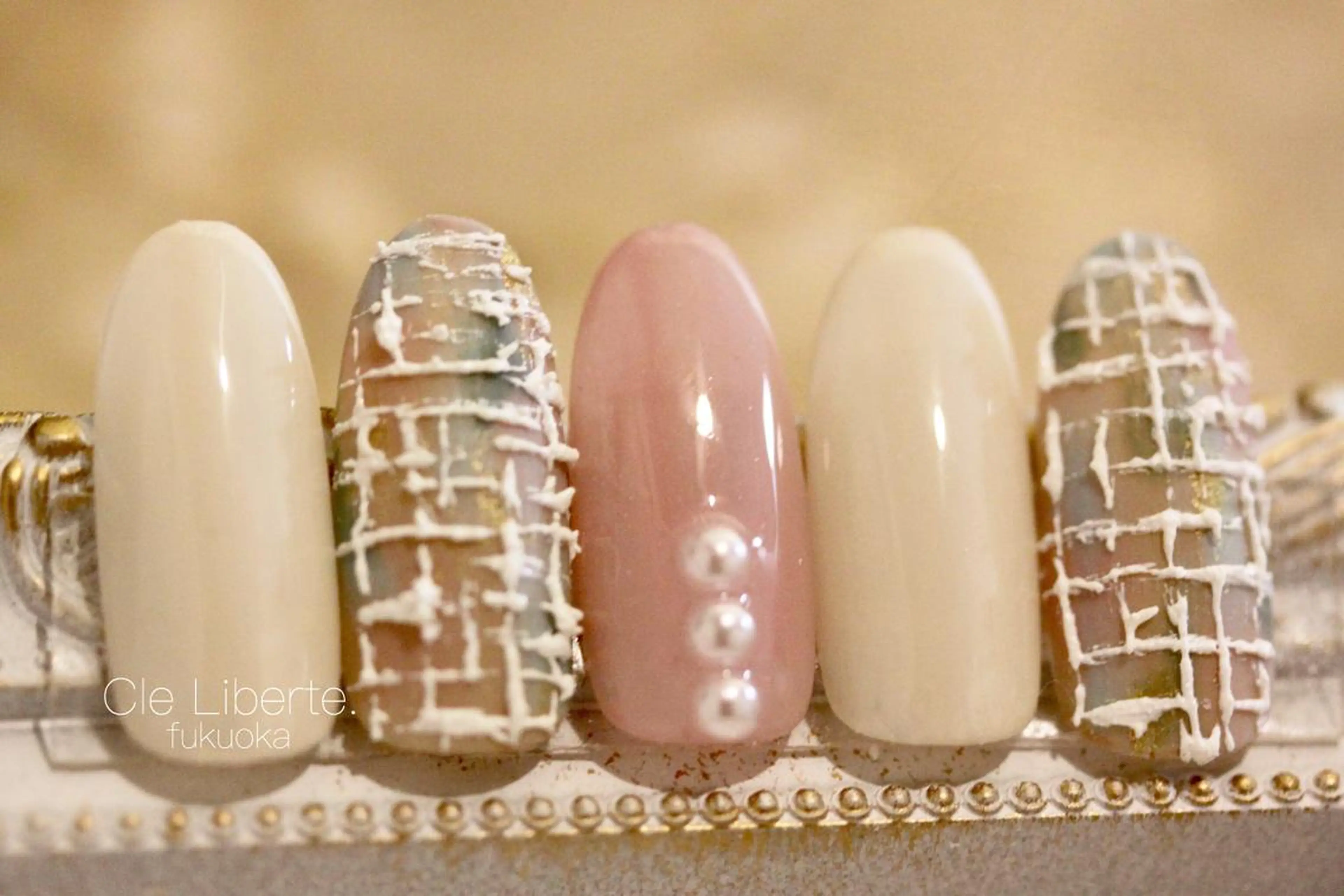 ネイル ツイードネイル Elio所属・Elio 国泰寺のネイルデザイン