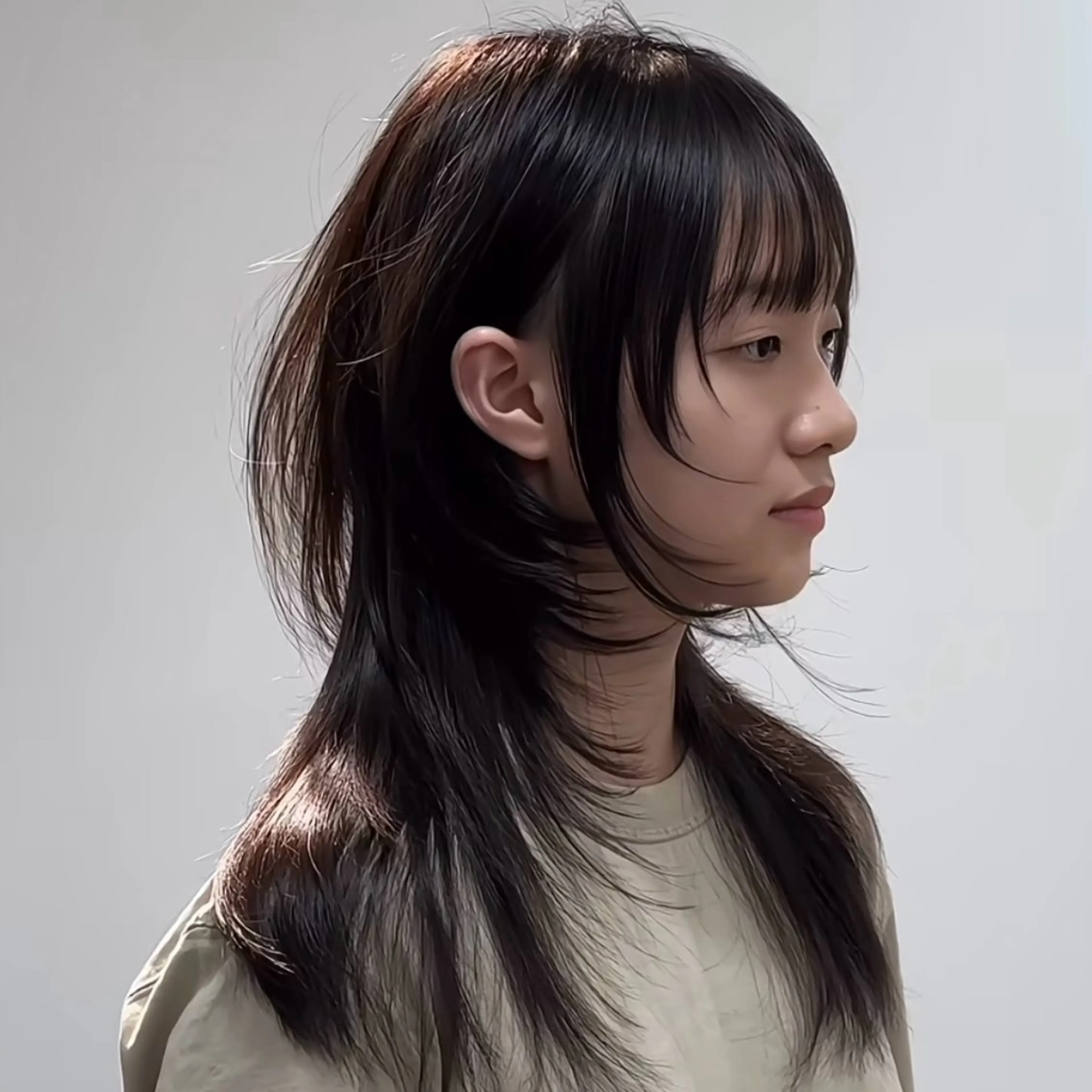 セミロング SHIN レイヤー‪‪カットのヘアスタイル