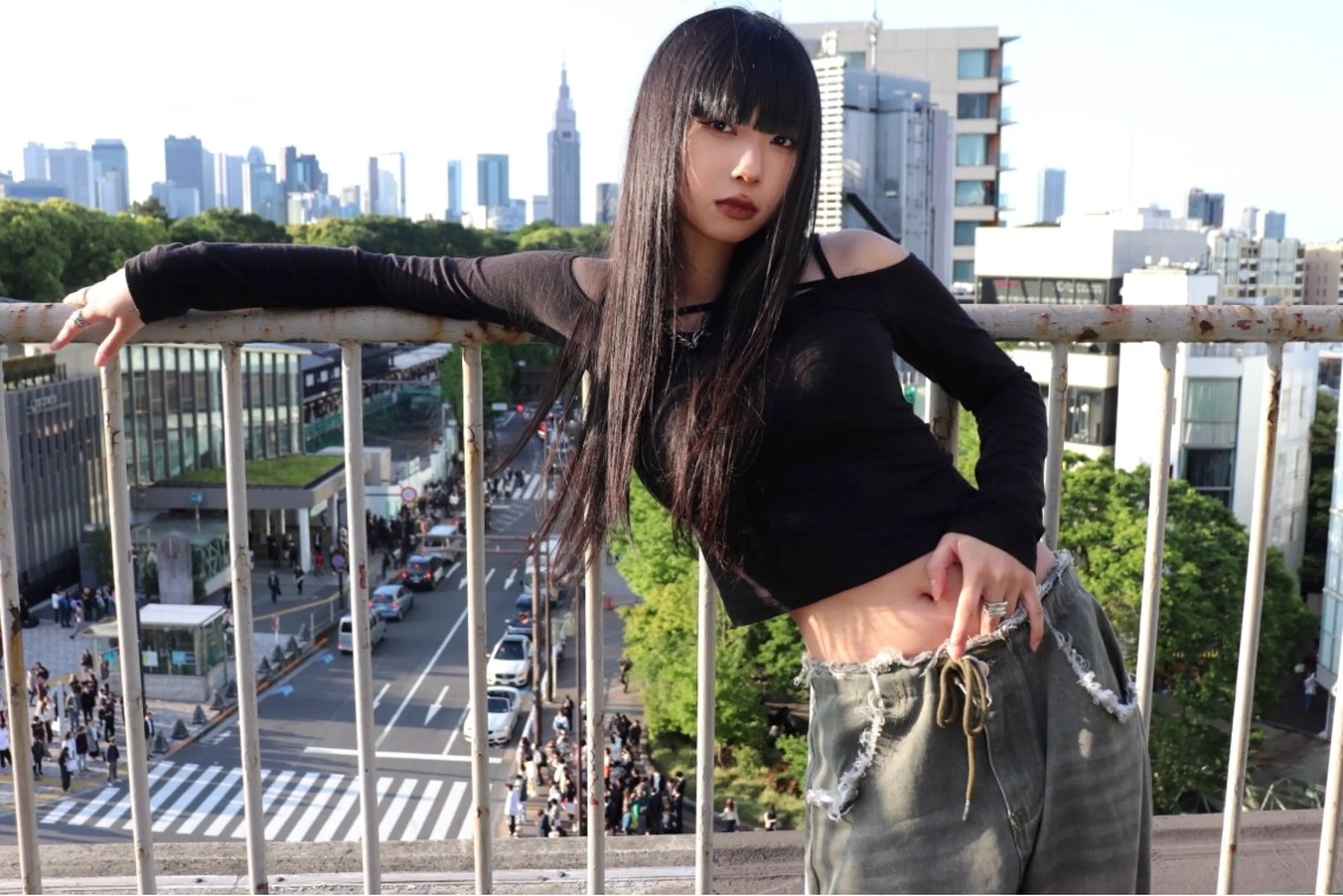 ロング SHIN レイヤーカットのヘアスタイル