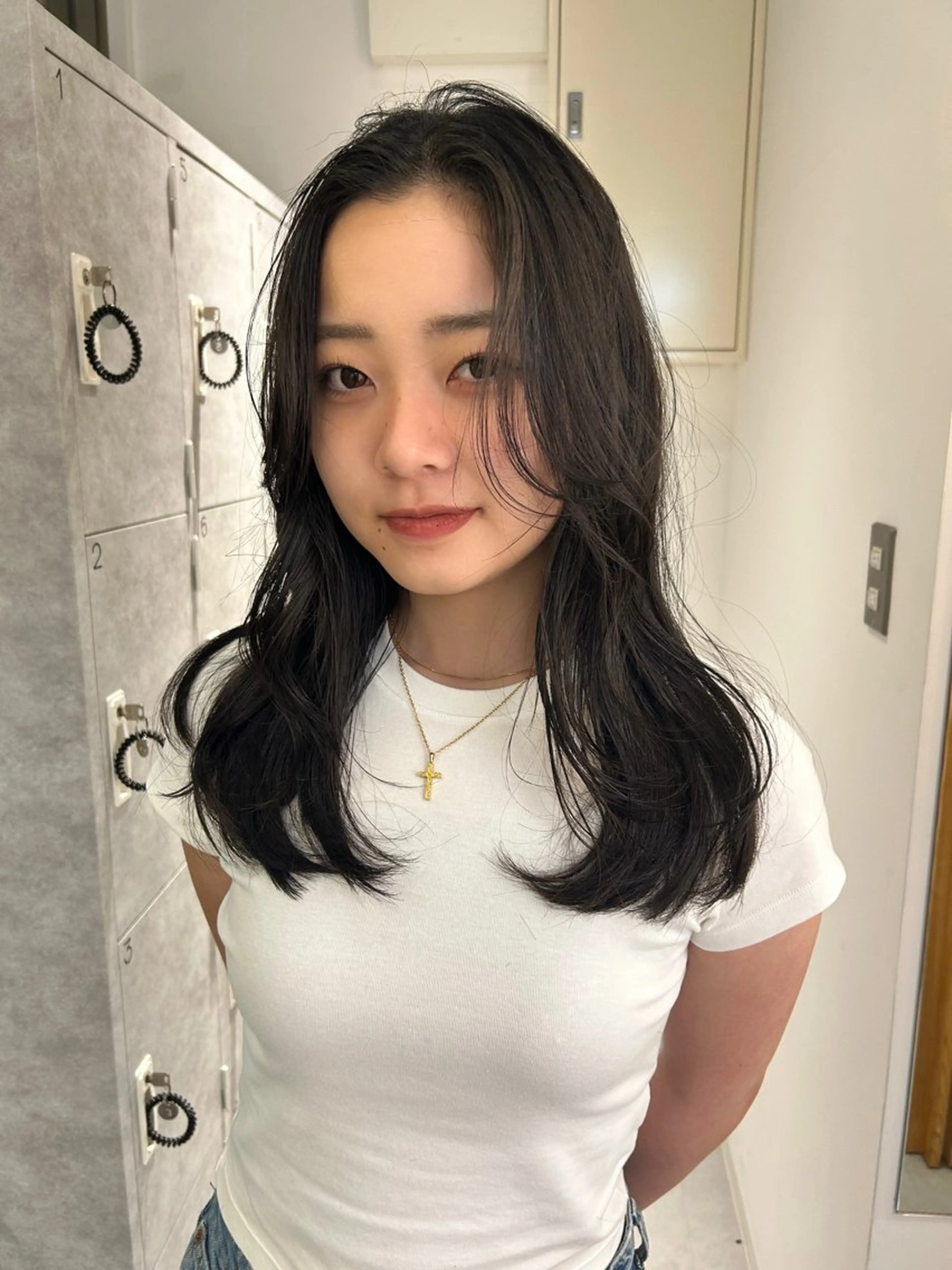 カラー Nana/透けカラー ×似合わせカットのヘアスタイル