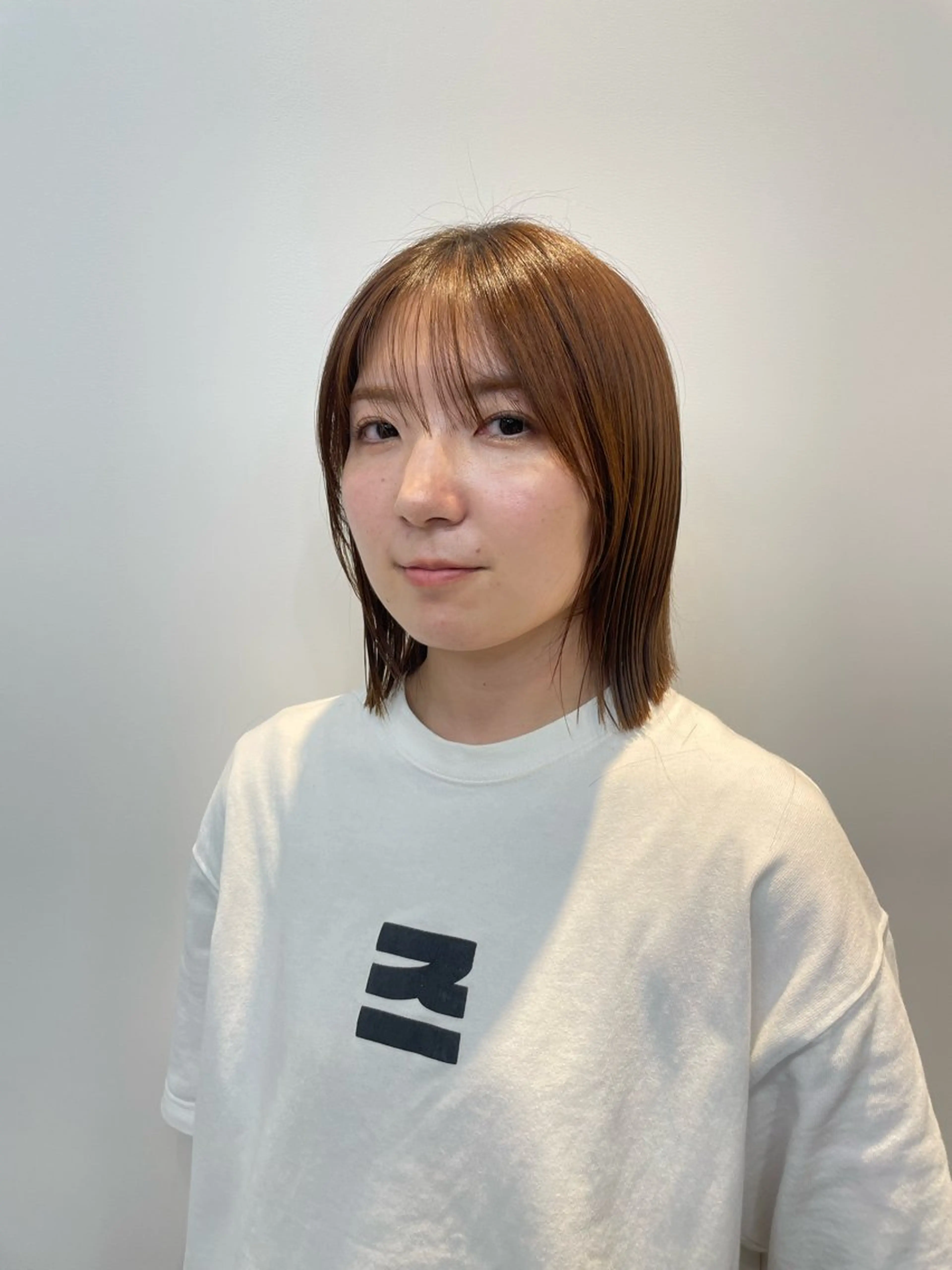 ショート 顔周りカット サイドバング niuniu所属・萩原 見咲のヘアスタイル