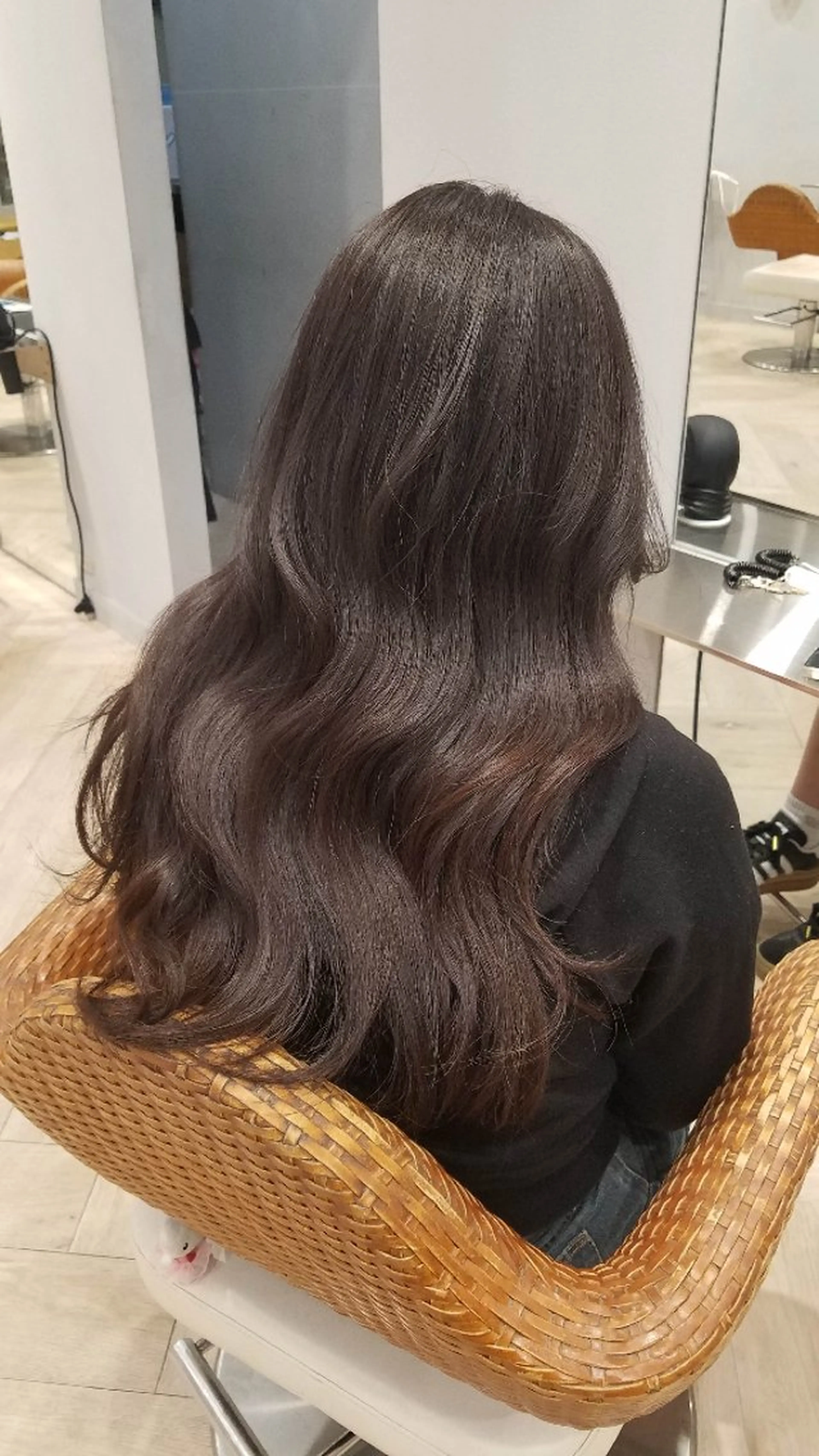 カラー ヒジオカ リナのヘアスタイル