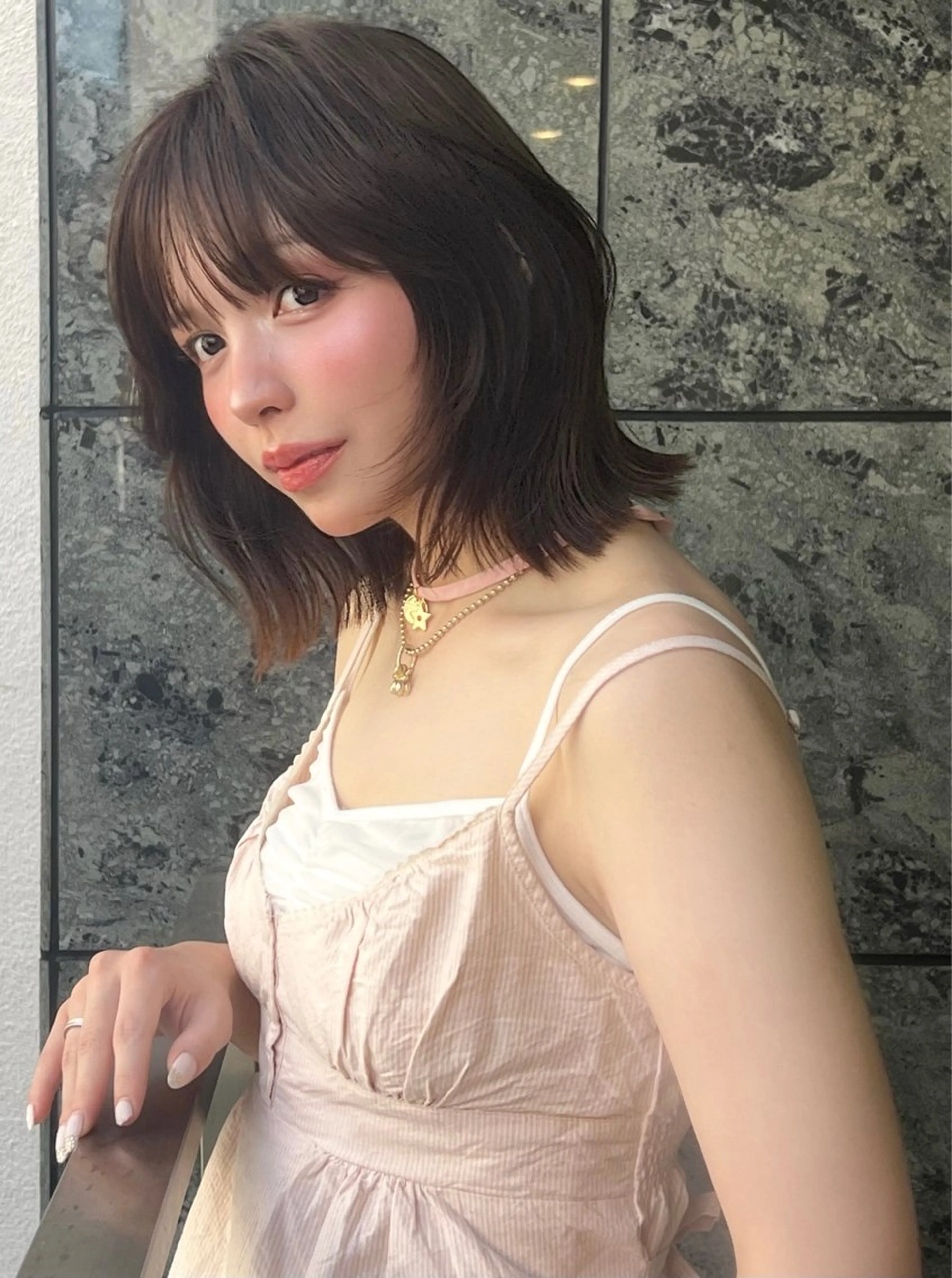 ショート カラー ボルドーカラー グレージュ 顔周りカット カット ヘアカラー 小顔ボブ jilblanカホのヘアスタイル