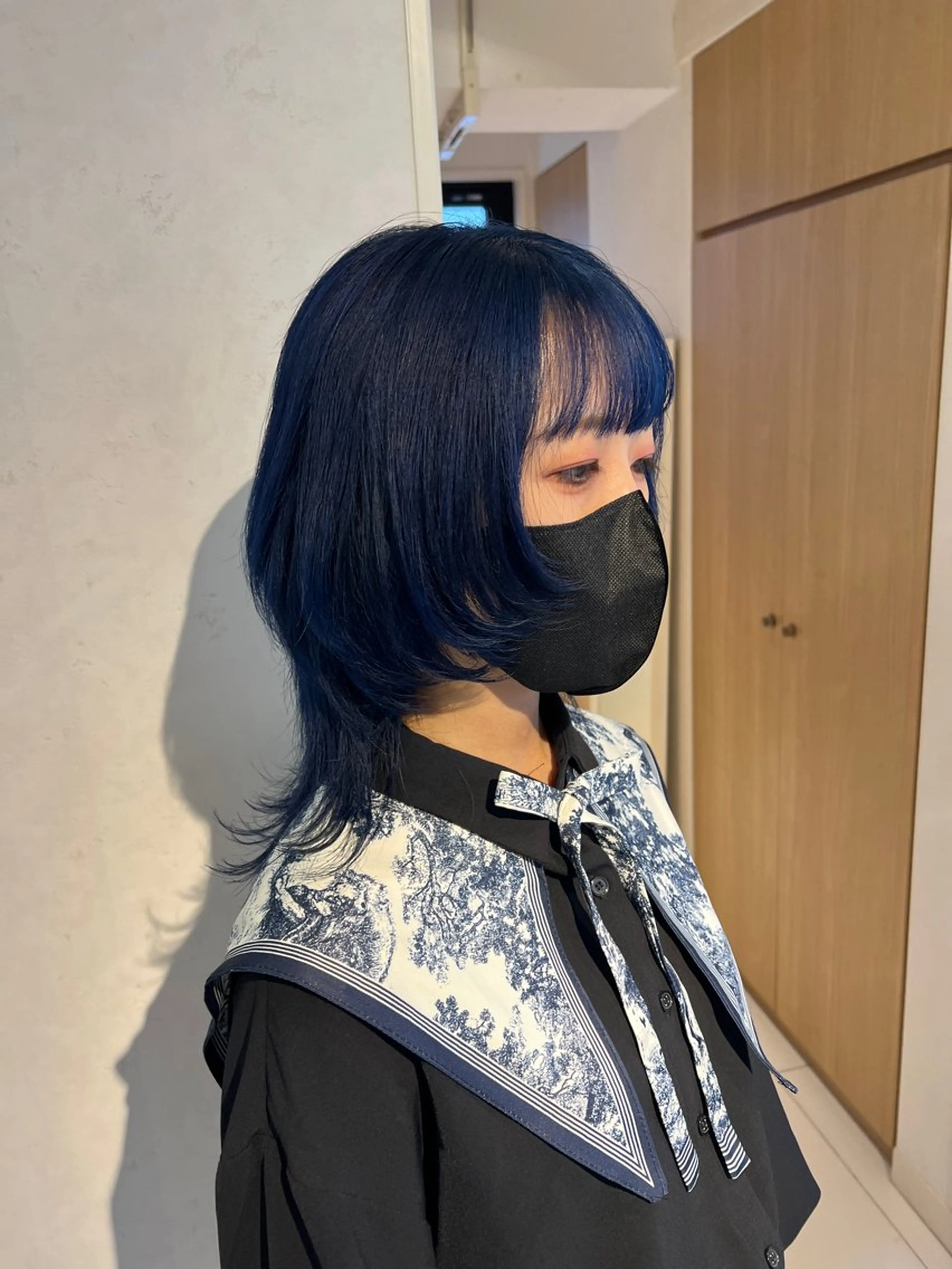 ショート カラー ブリーチ ネイビーカラー トリートメント カット ヘアカラー トリートメント 透明感カラー/ ダブルカラー /ソラのヘアスタイル