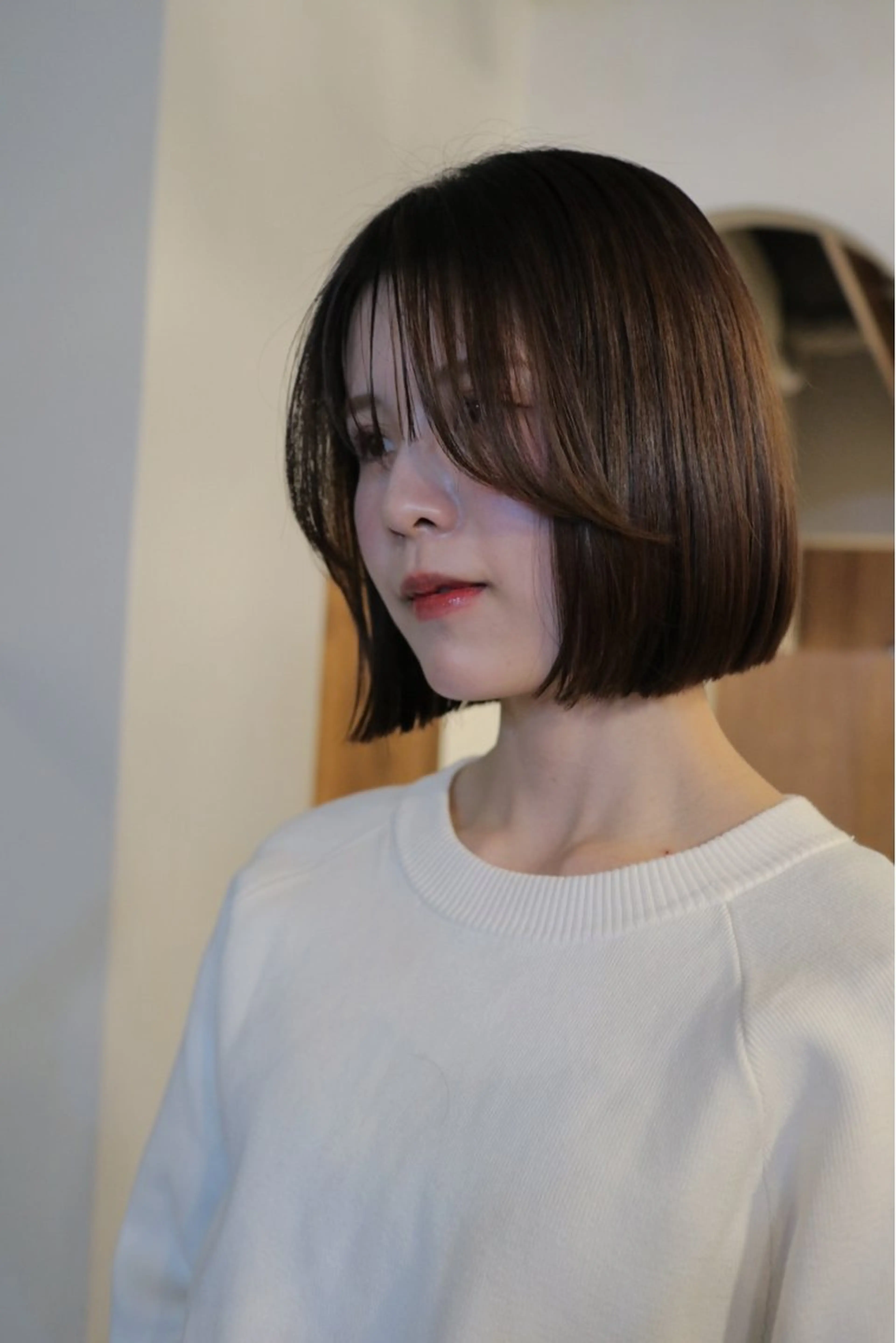 ショート ウシロダ メグミのヘアスタイル