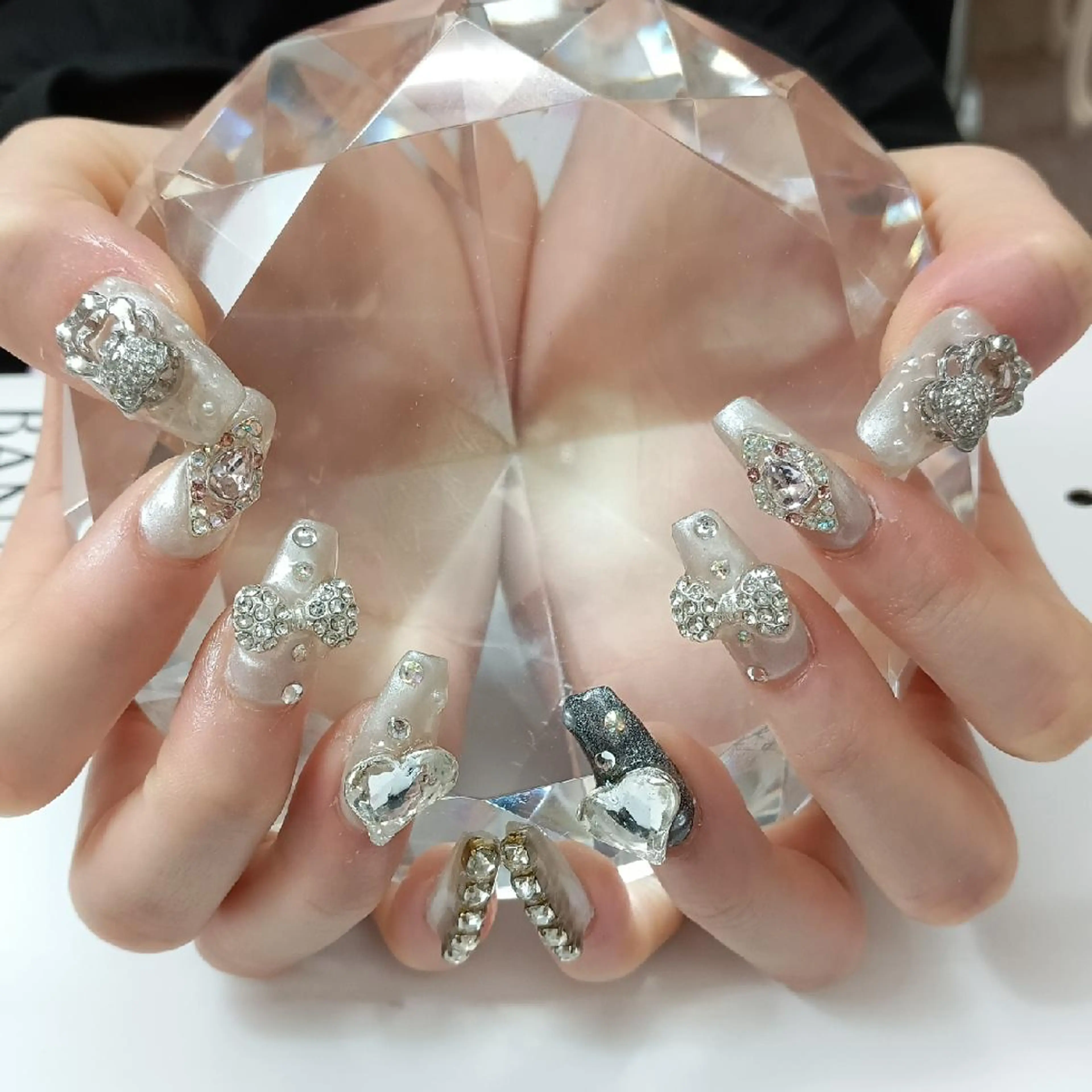 ネイル ストーンネイル Coco Girlsのネイルデザイン