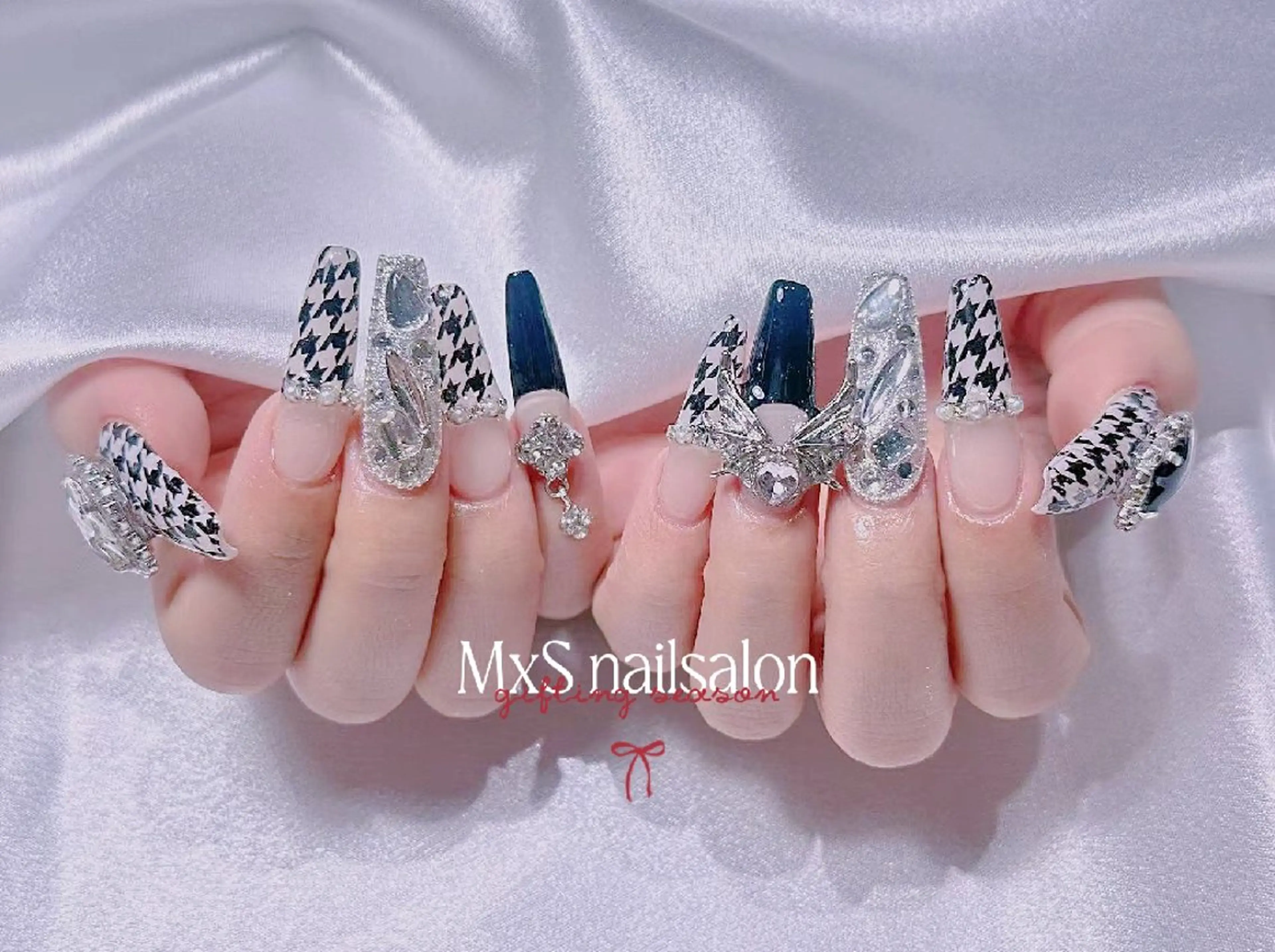 ネイル ハンドネイル ハンドケア MxS Nail(長さだし/フィルイン/マグネット/韓国ネイル/ワンホンネイル/ワンカラー)所属・MxS リィリィのネイルデザイン