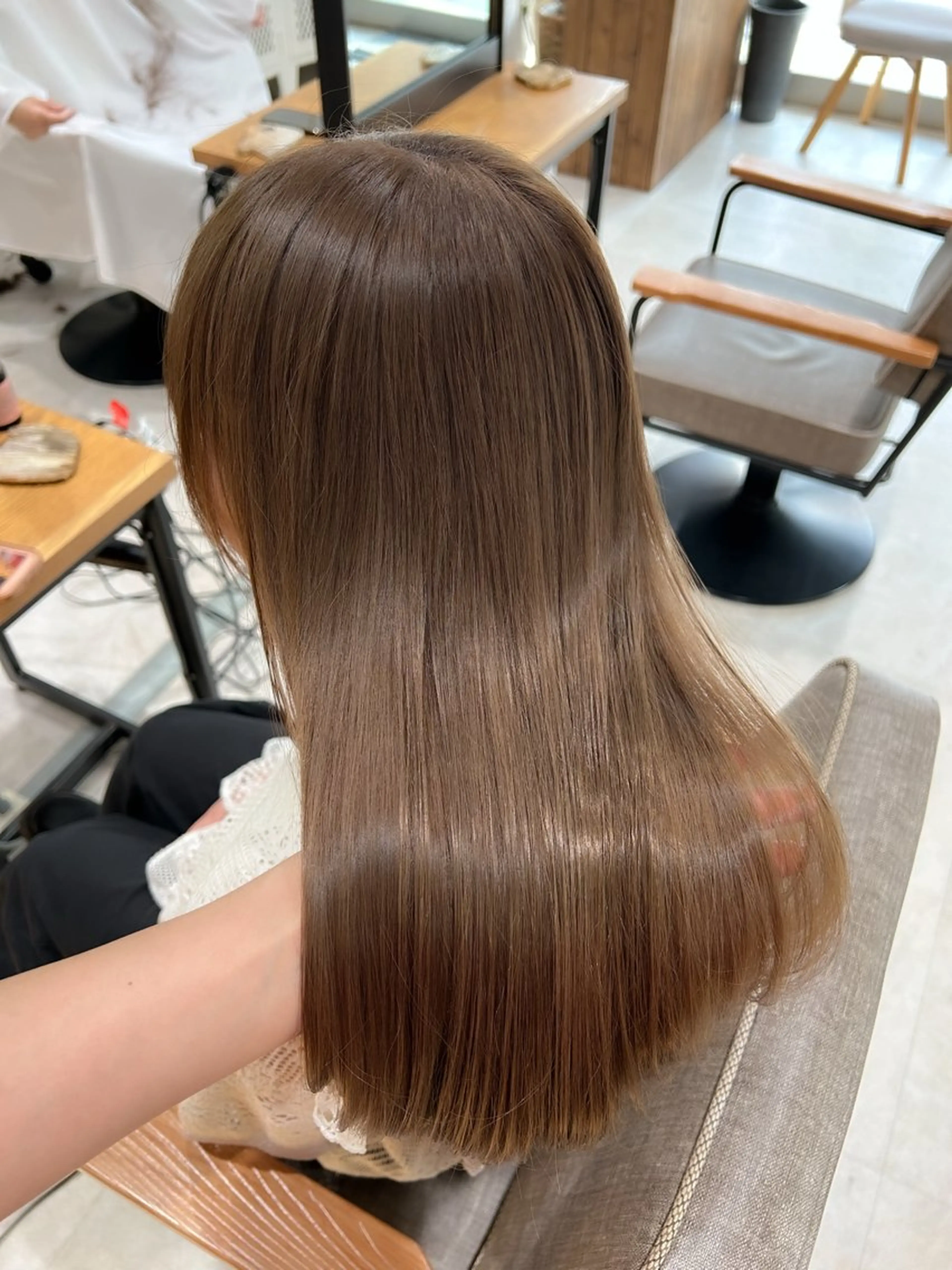 セミロング カラー ブラウンカラー カット ヘアカラー トリートメント 🎀髪質改善・艶髪カ ラー🎀YUMEKAのヘアスタイル