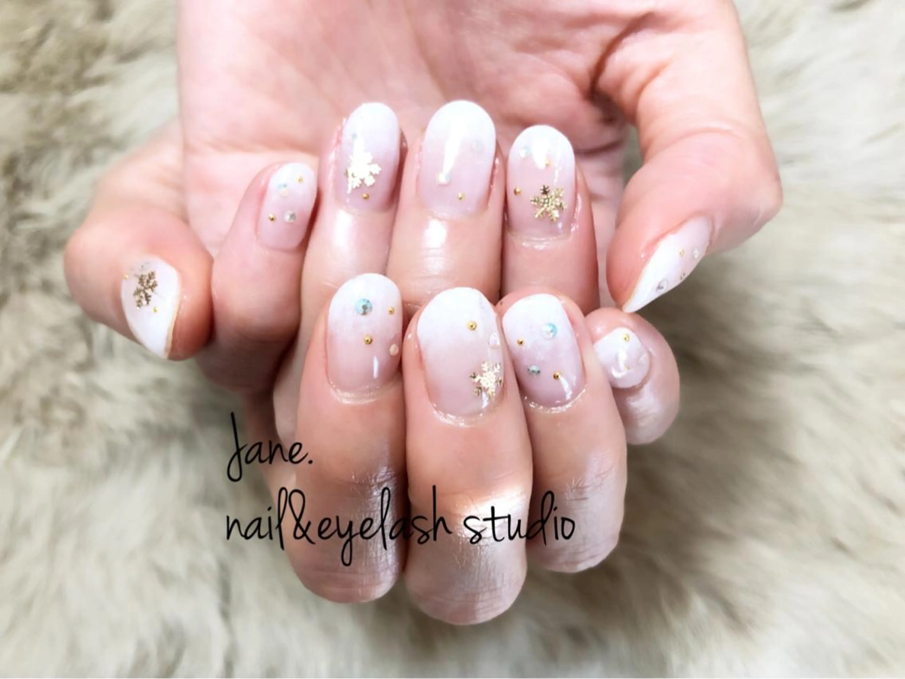 ネイル ハンドネイル Yakko pas á pasのネイルデザイン