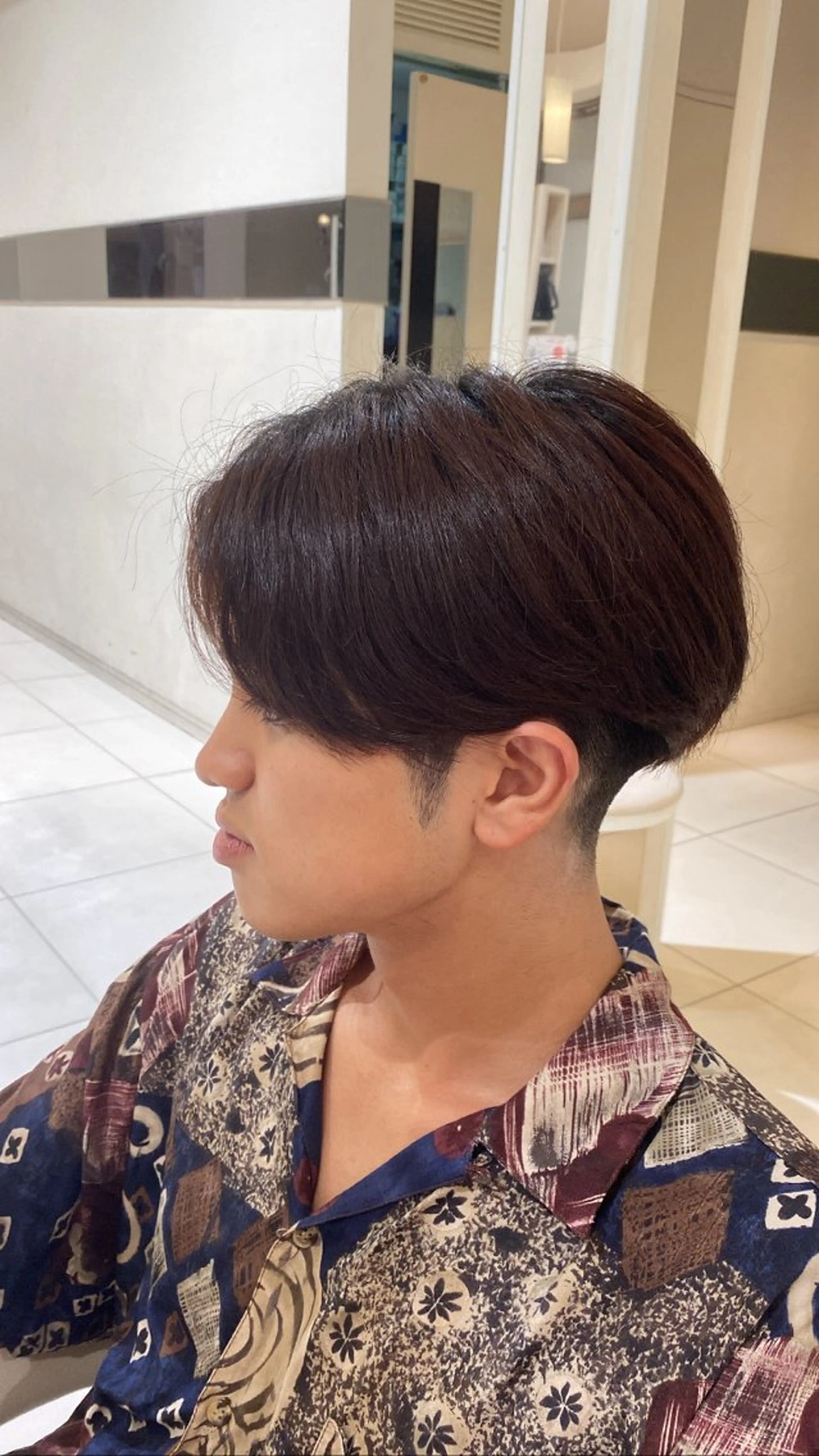 メンズ センターパート メンズパーマ特化 福岡正真のヘアスタイル