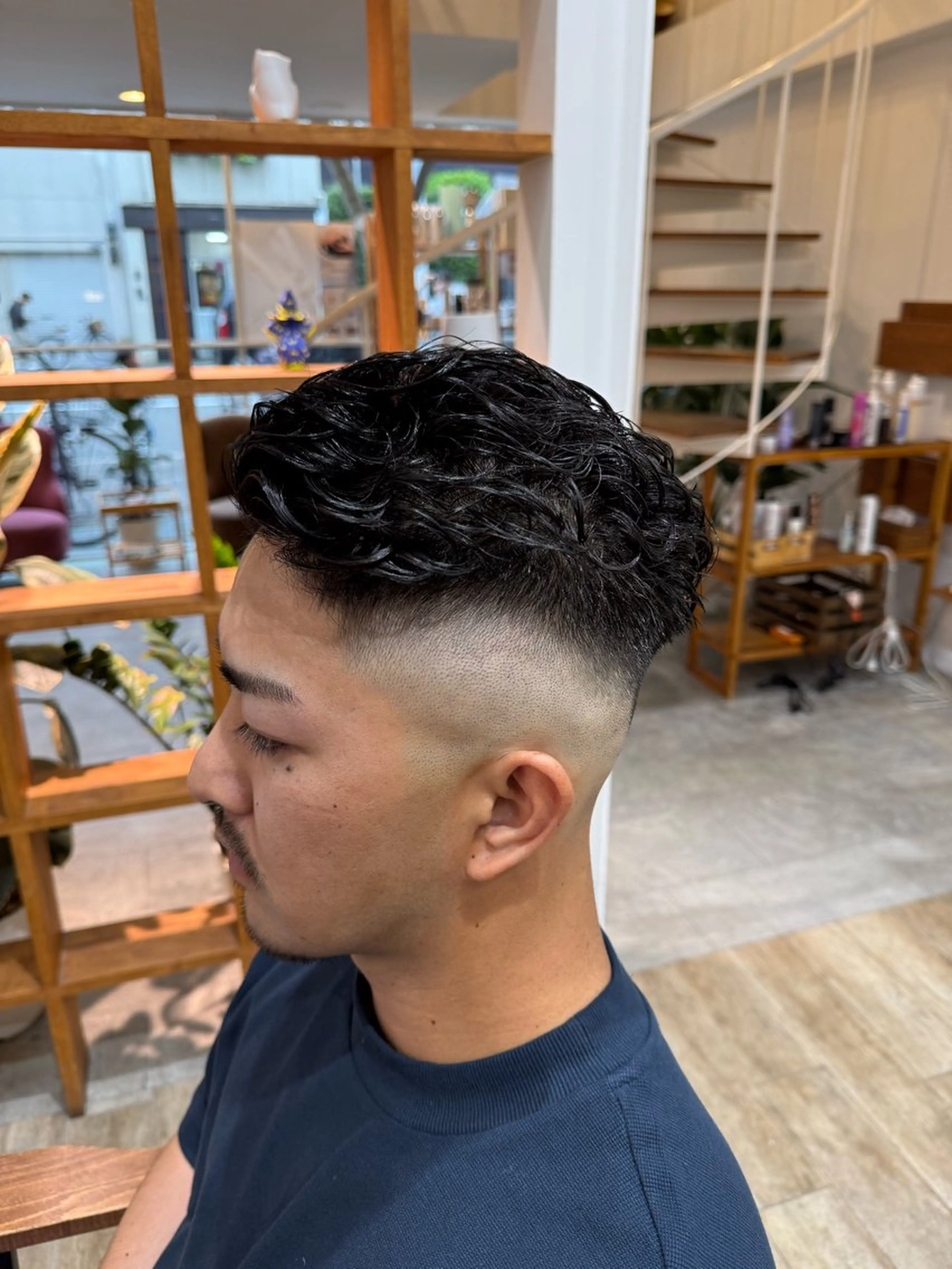 ショート パーマ メンズ フェードカット フェザーパーマ カルマパーマ マッシュ メンズパーマ カット パーマ peakshair所属・髪質改善/メンズパ ーマ𝒀𝑼𝑻𝑶のヘアスタイル