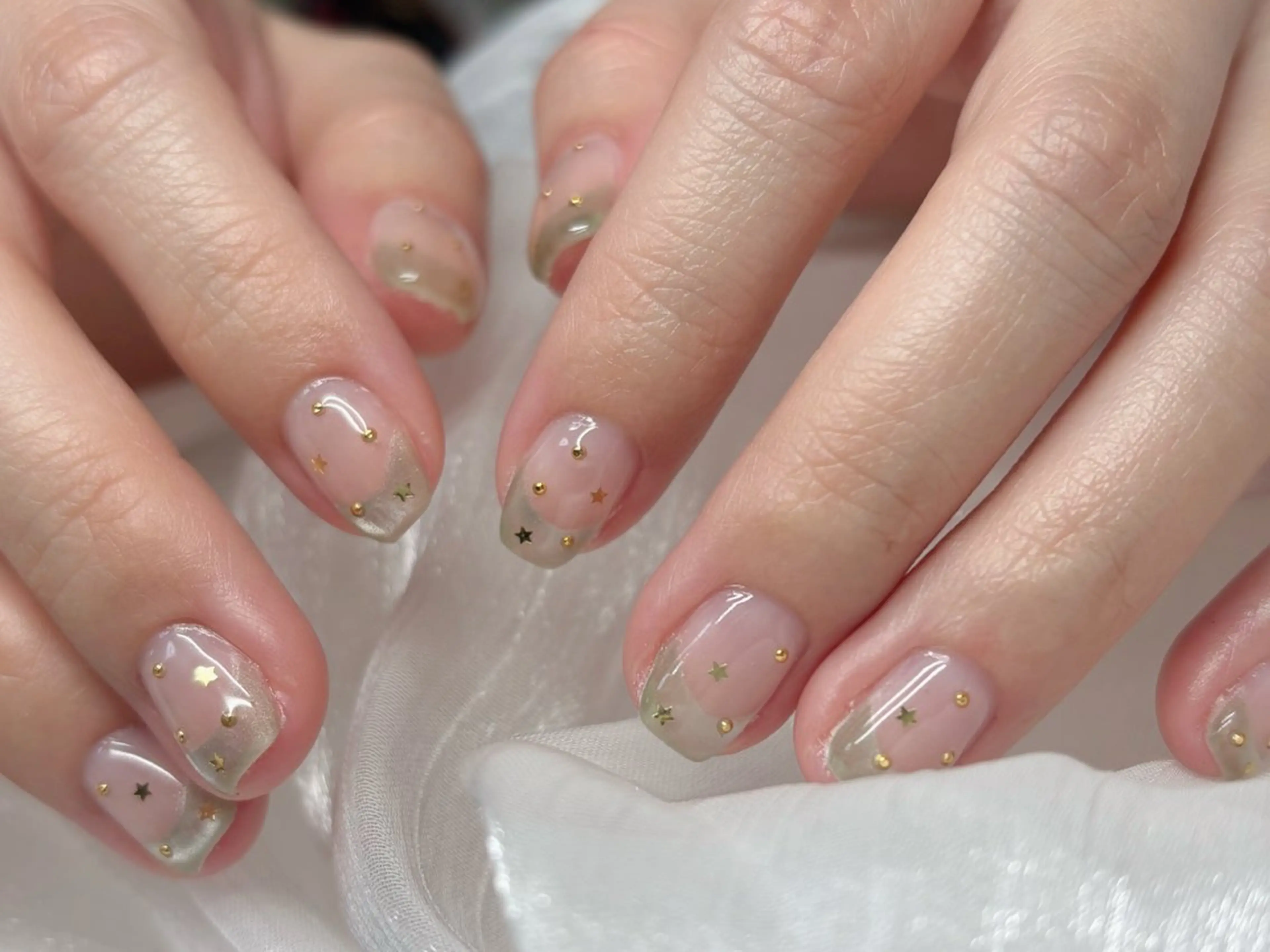 ネイル フレンチネイル マグネットネイル マグネットフレンチ 持ち込み ハンドネイル ハンドケア Nail •Head スパFortunaのネイルデザイン