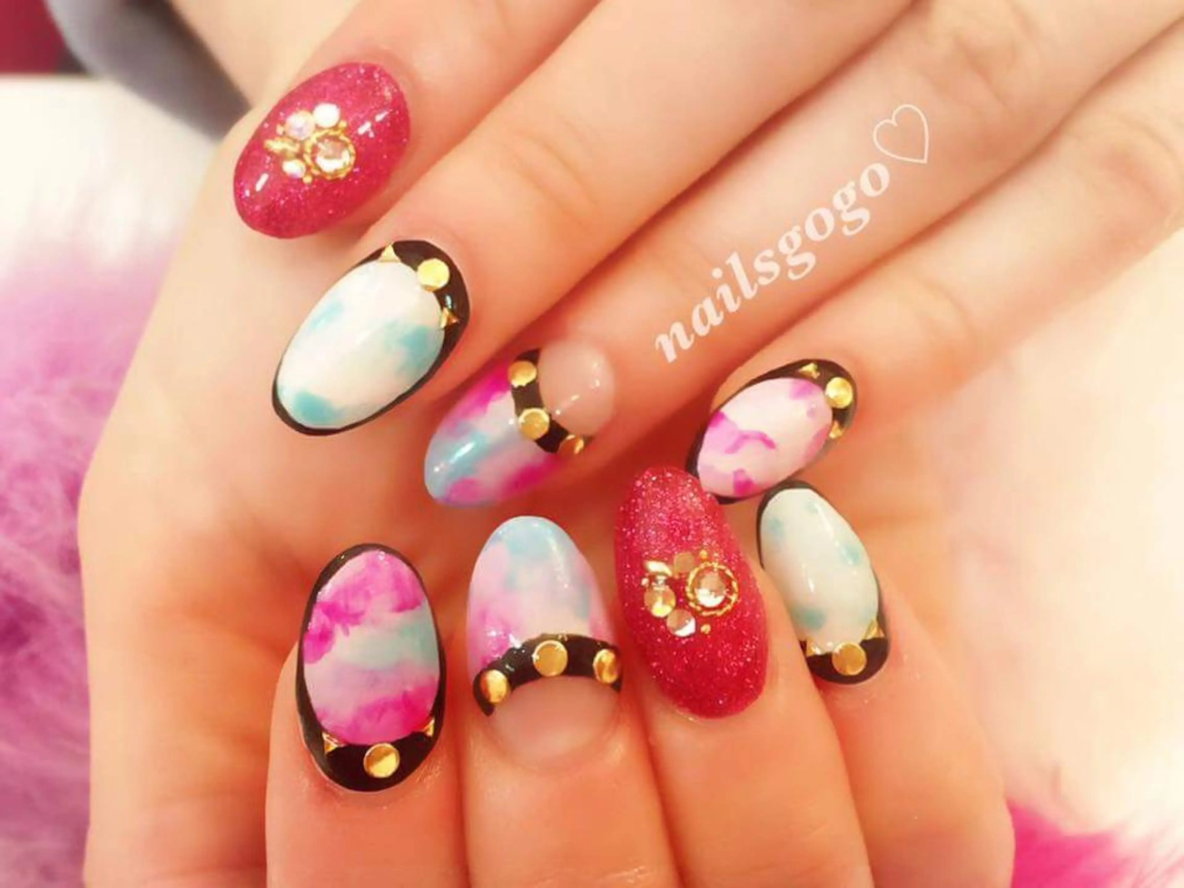 ミディアム カラー ネイル NAILSGOGO shibuyaのネイルデザイン