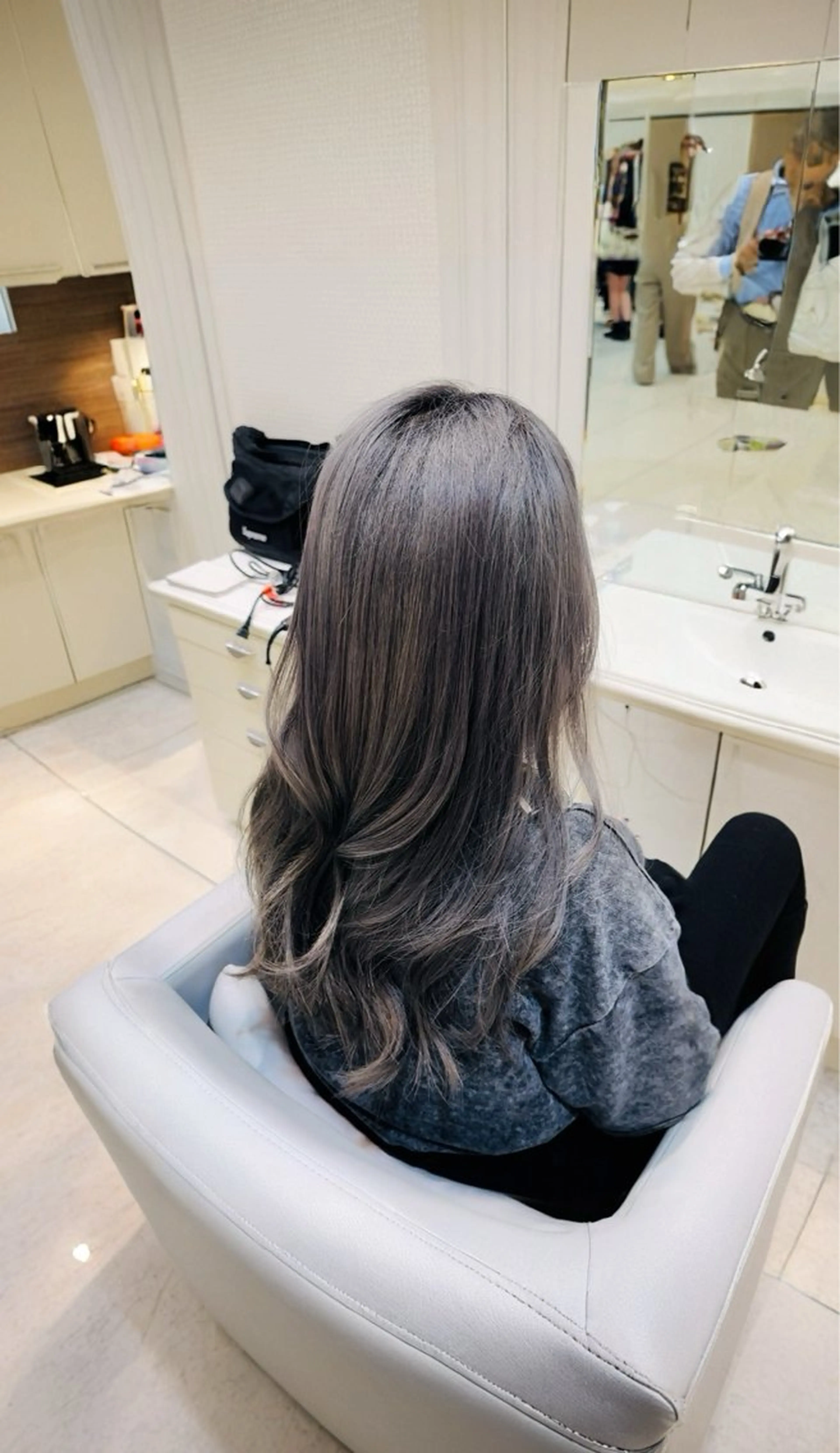 ロング 韓国風ヘア ASH 成嶋秀晟のヘアスタイル