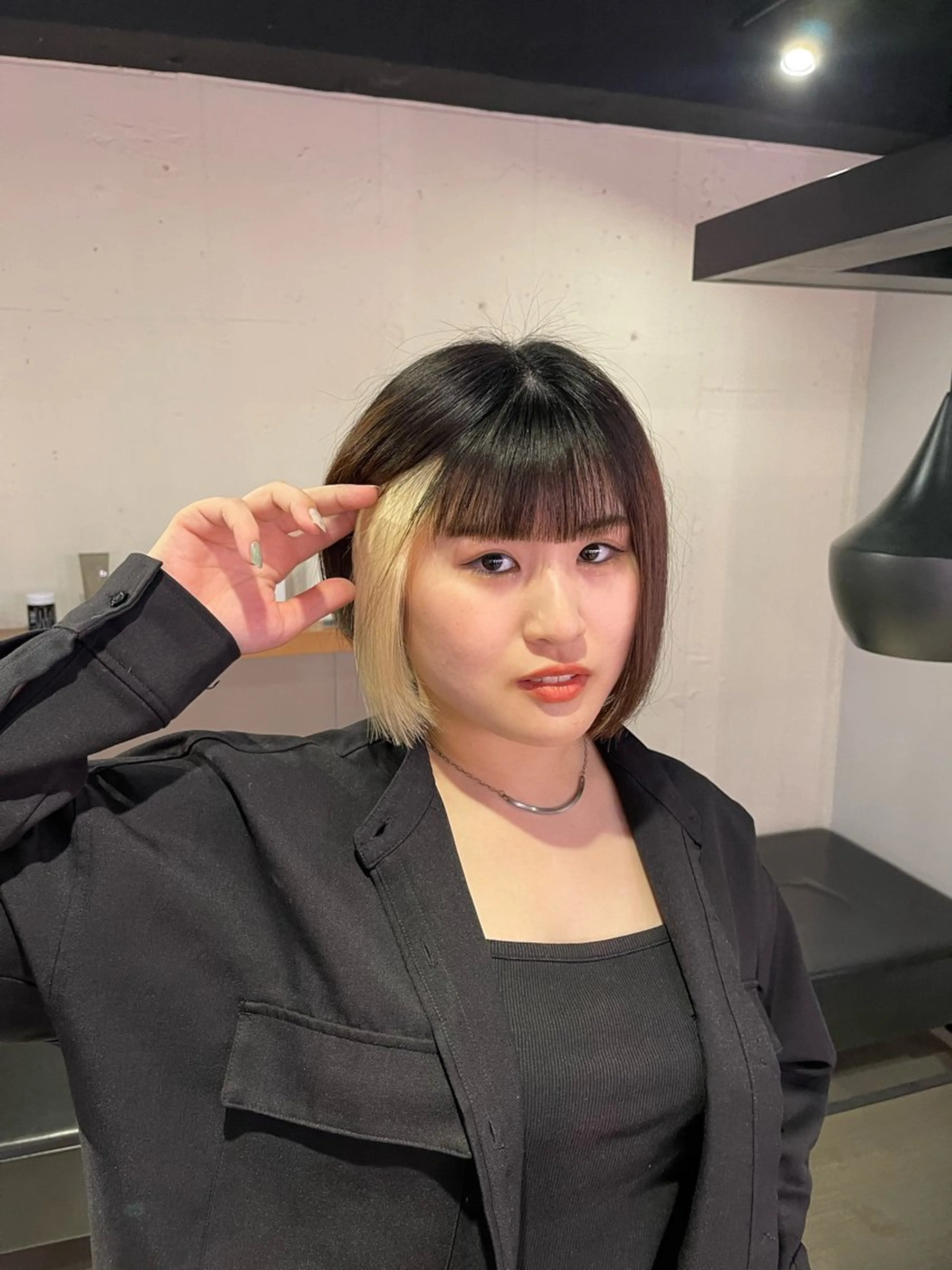 ショート カラー カット ヘアカラー SALOWIN渋谷caldo店所属・SERINA/ウルフ 、デザインカラーのヘアスタイル