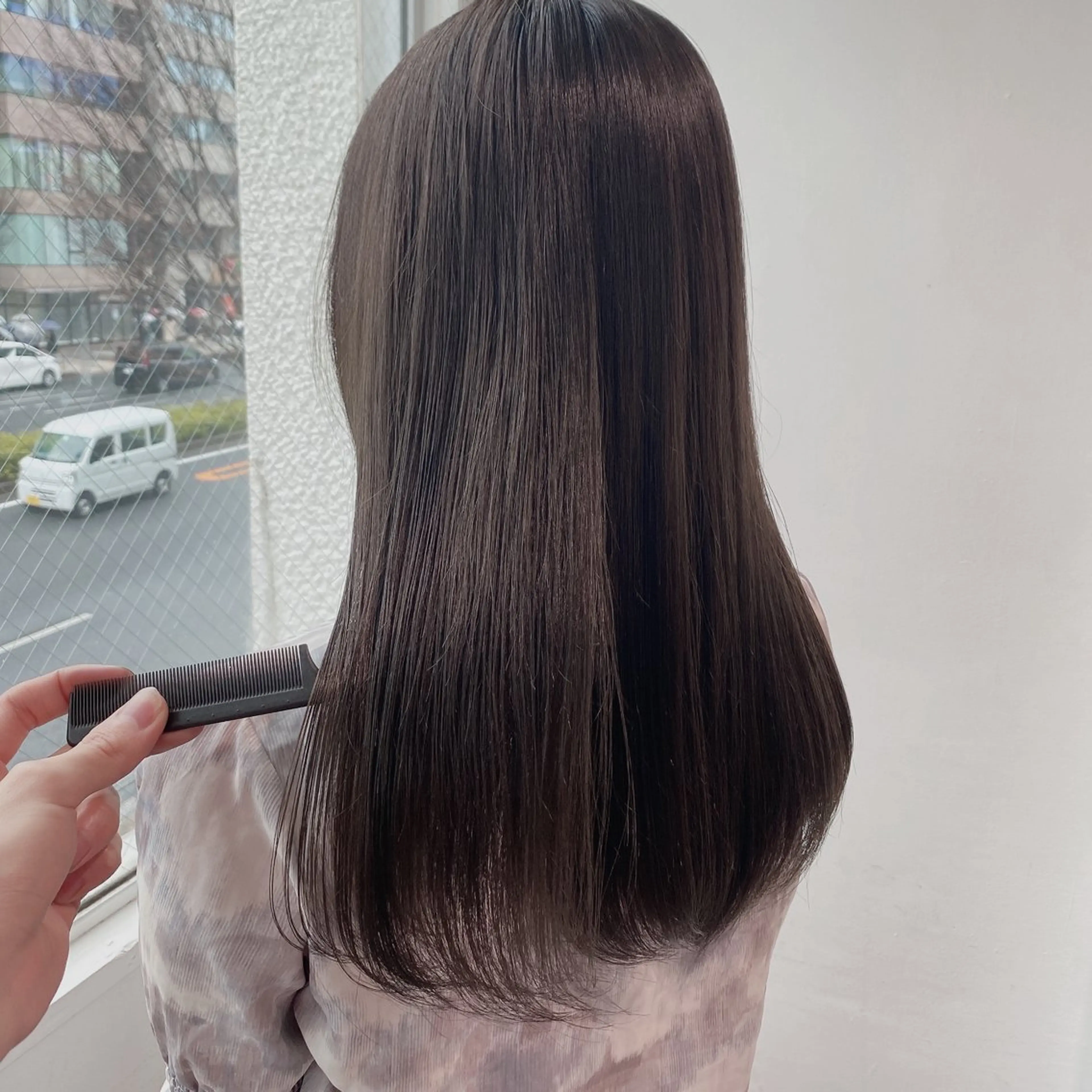 ロング カラー ヘアカラー トリートメント ヘッドスパ ヘアセット 韓国レイヤー🕊️ 柔らかベージュ🧸のヘアスタイル