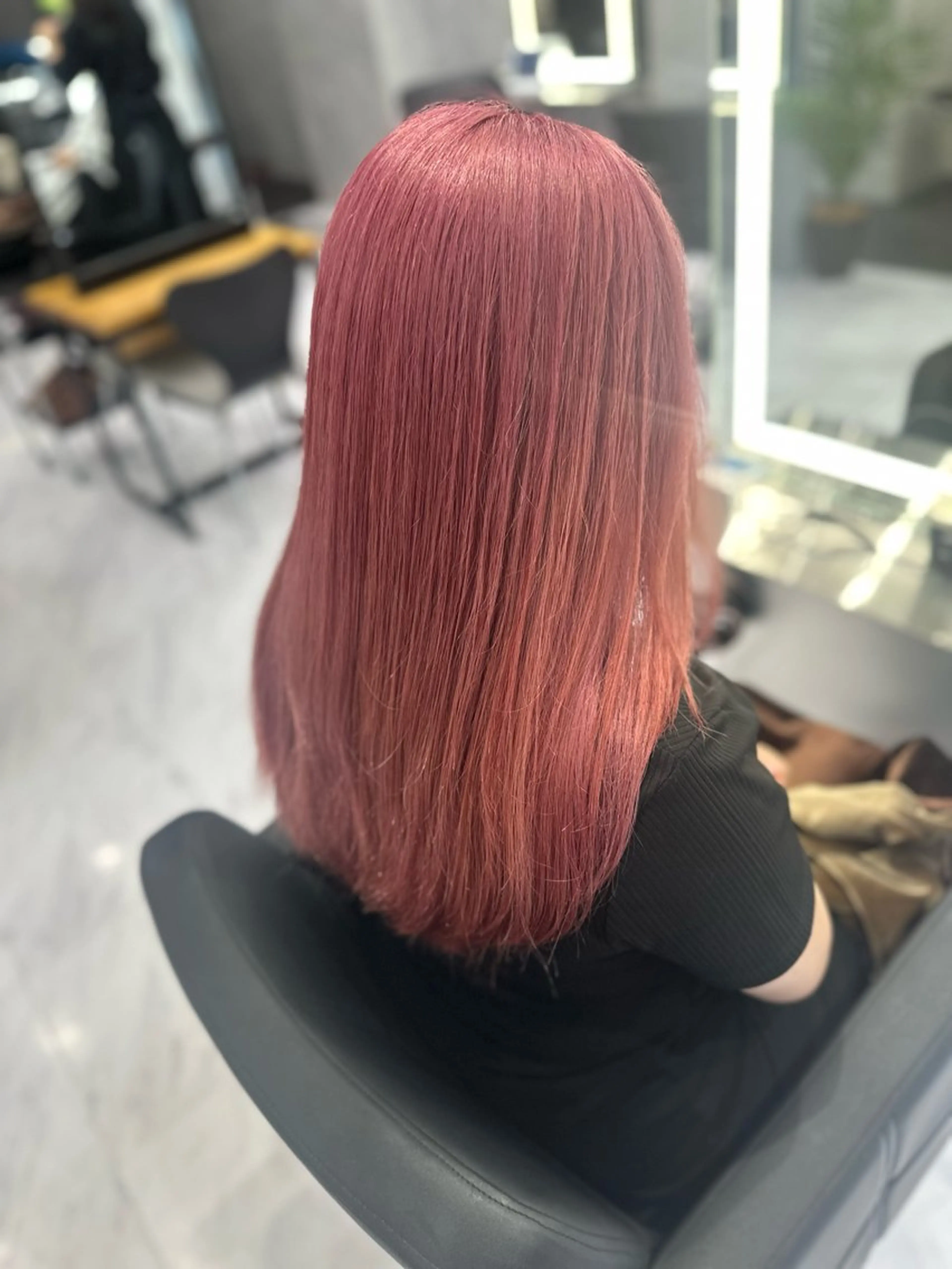 12月限定ダメージレスケアブリーチ+艶髪カラーの写真