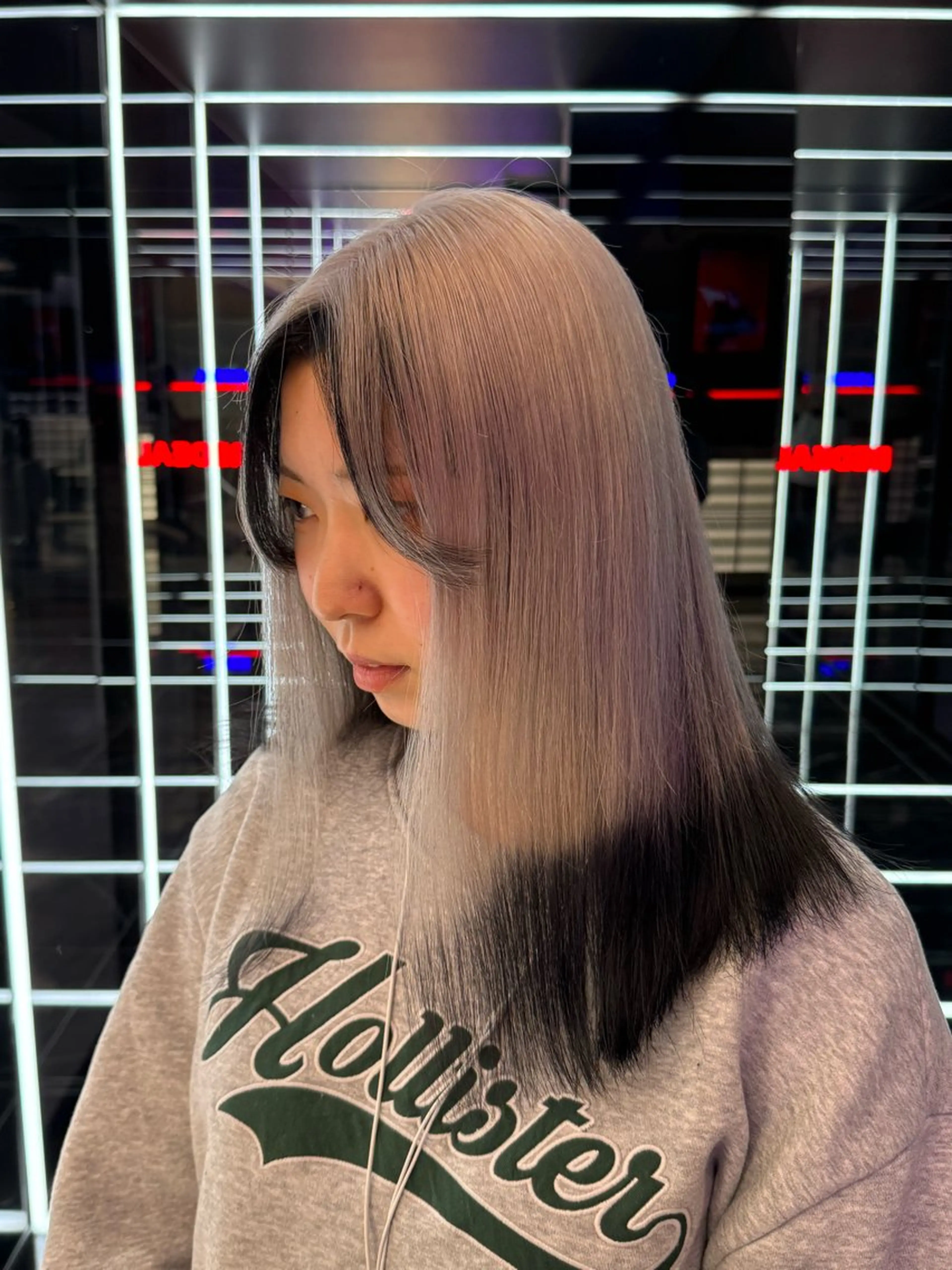 セミロング カラー りょうへい/ 全頭ブリーチ/渋谷のヘアスタイル