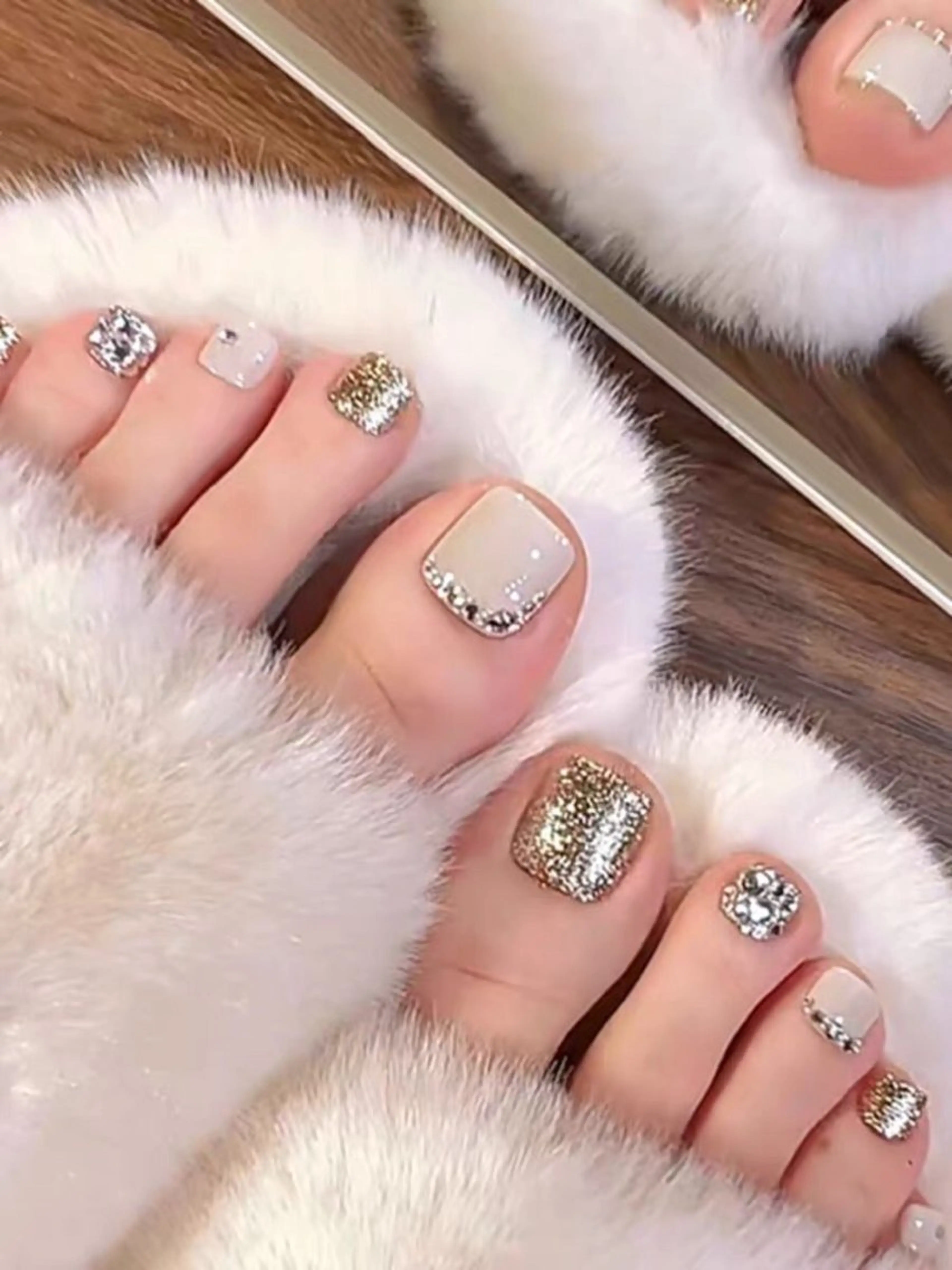 フットデザイン2本込み2本ストン付け放題　￥6800円の写真