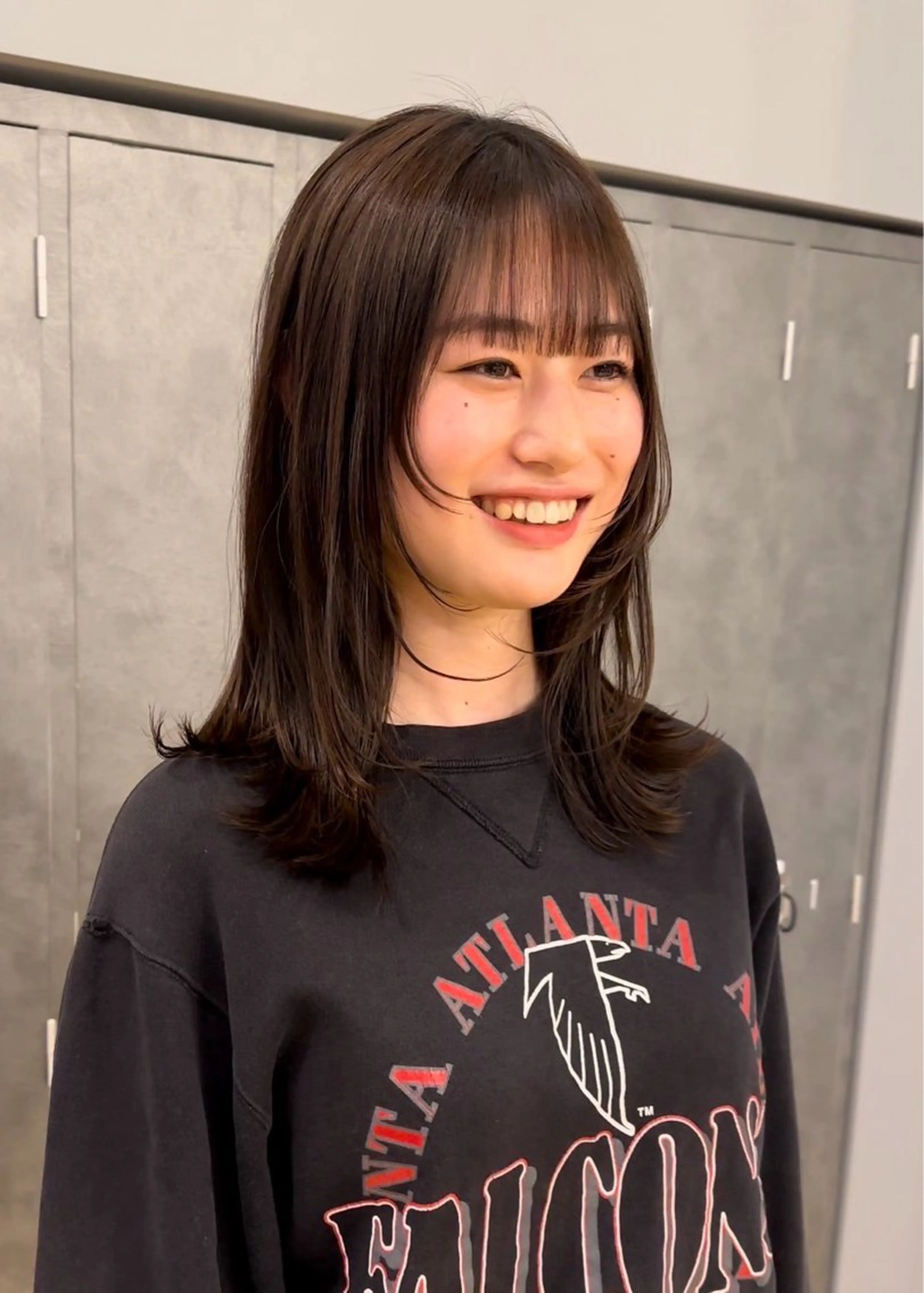 ミディアム 顔まわりレイヤー 顔周りカット レイヤーカット 藤原 萌衣のヘアスタイル