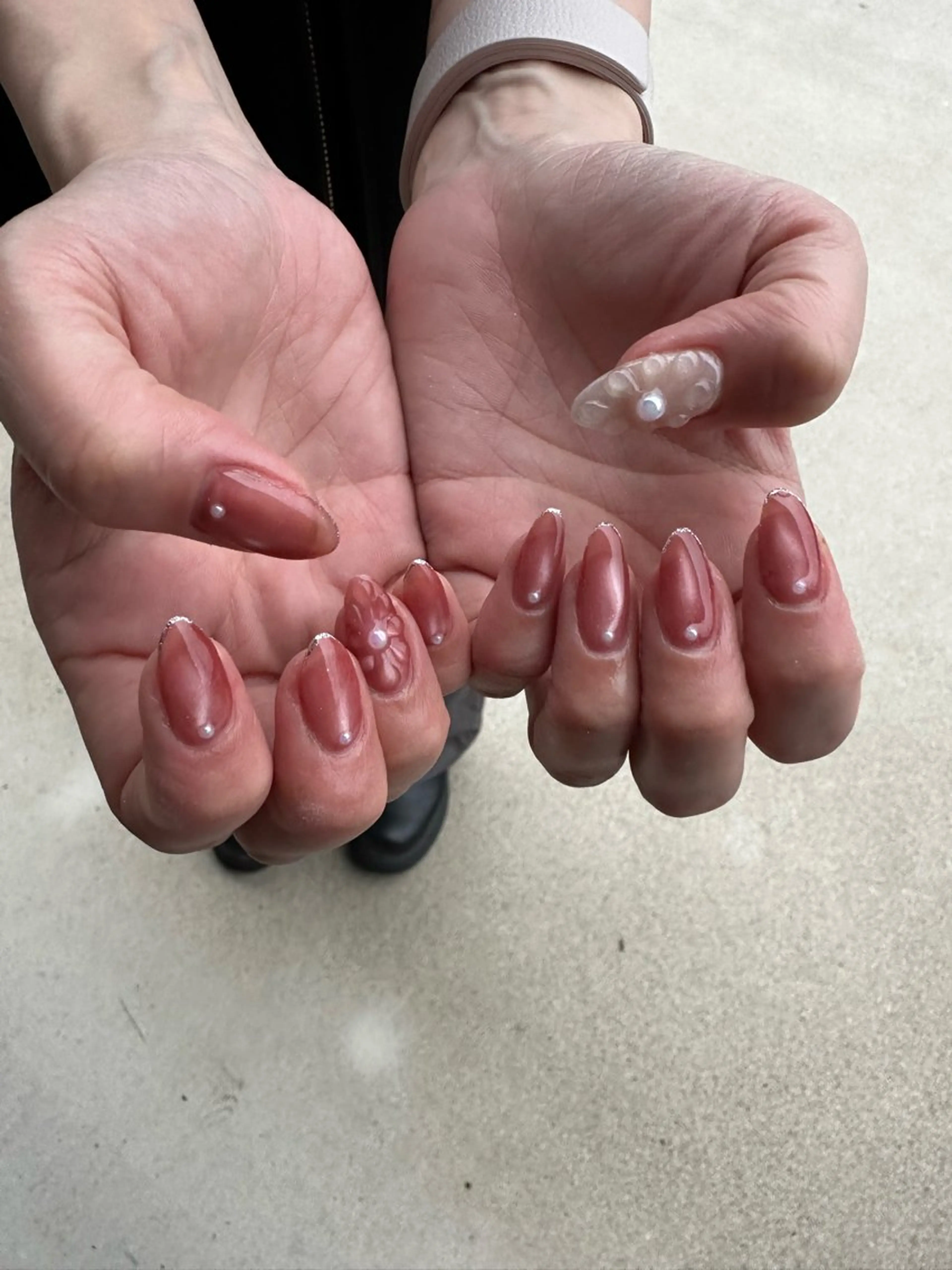 ネイル フラワーネイル フレンチネイル ぷっくりネイル ハンドネイル Sawa ︎︎𓂃⟡.·のネイルデザイン