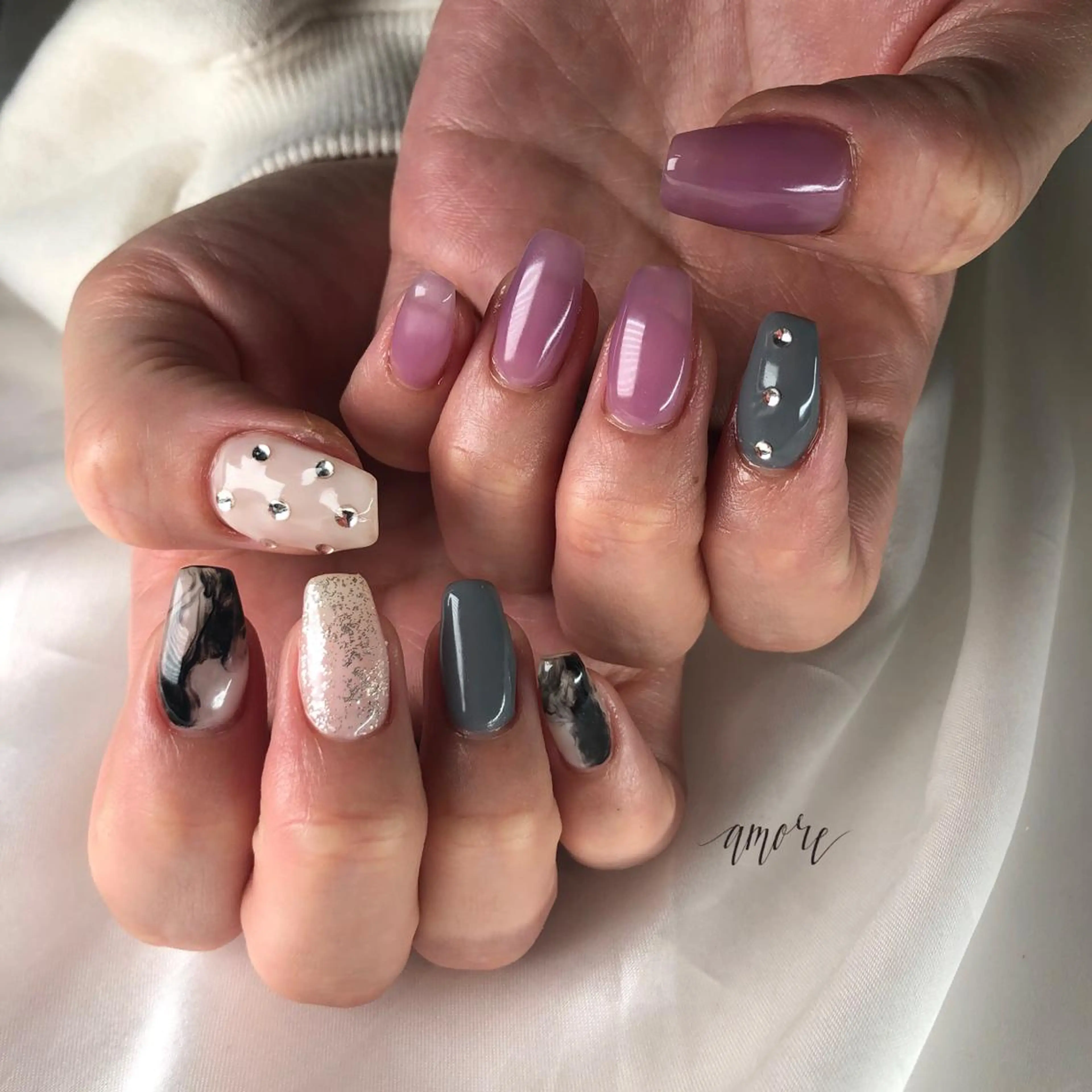 ネイル ジェルネイル 氷ネイル・うるうるネイル キラキラネイル マグネットネイル ミラーネイル You kyehwaのネイルデザイン