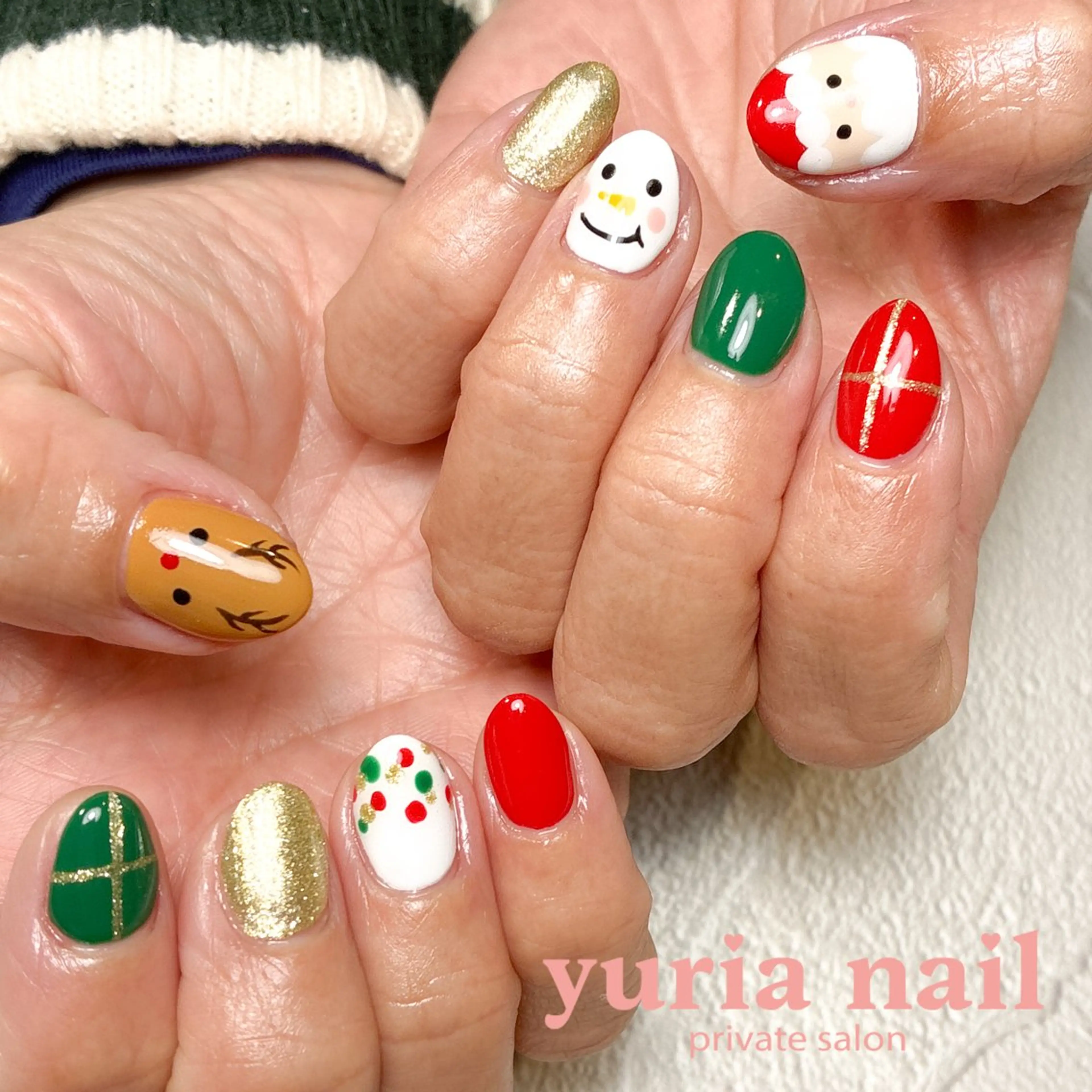 ネイル アートネイル ジェルネイル ゴールド グリーン 赤色 ハンドネイル 小林 ゆりあのネイルデザイン