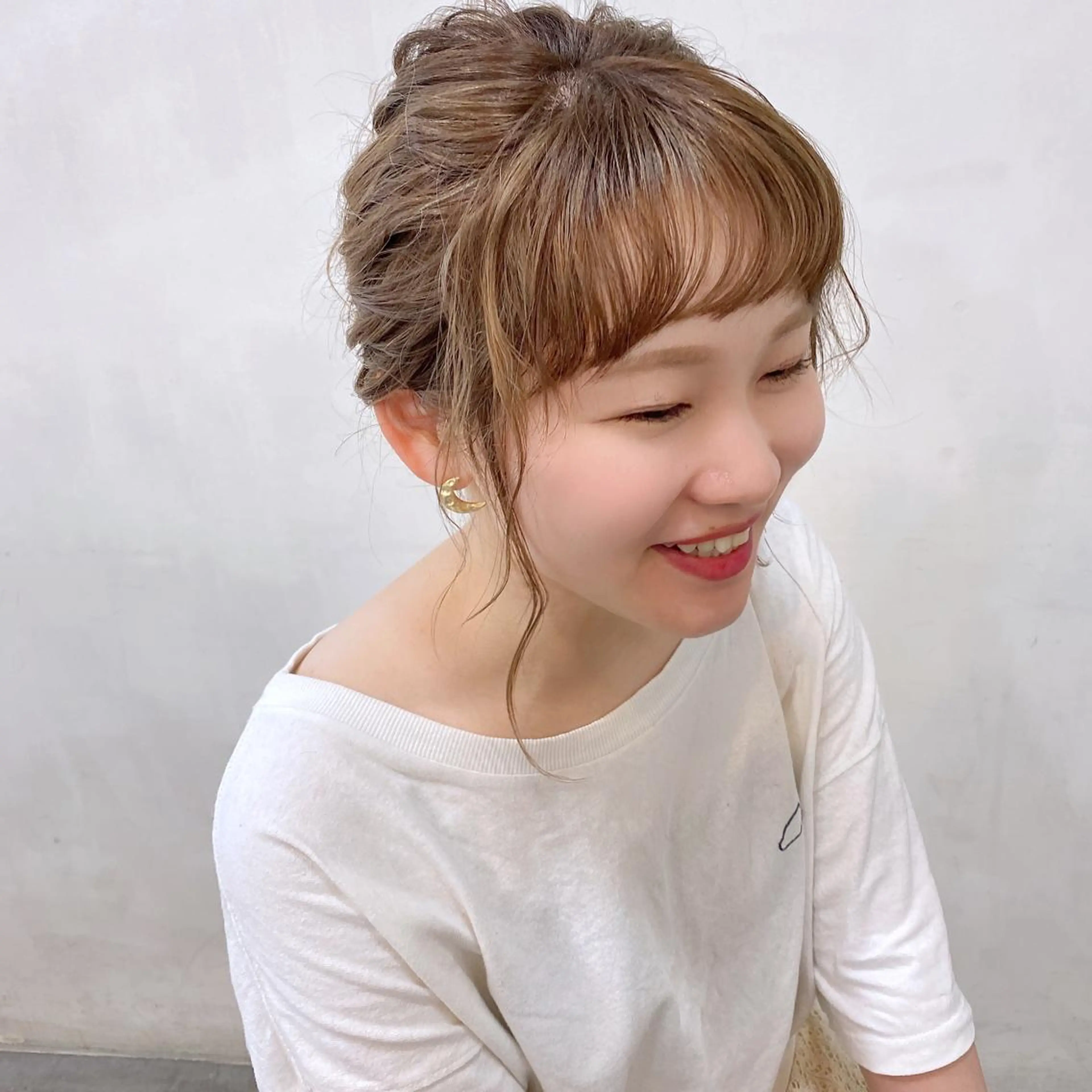 ミディアム カラー ハイライトカラー ハイライト カット ヘアカラー 進 詩織のヘアスタイル