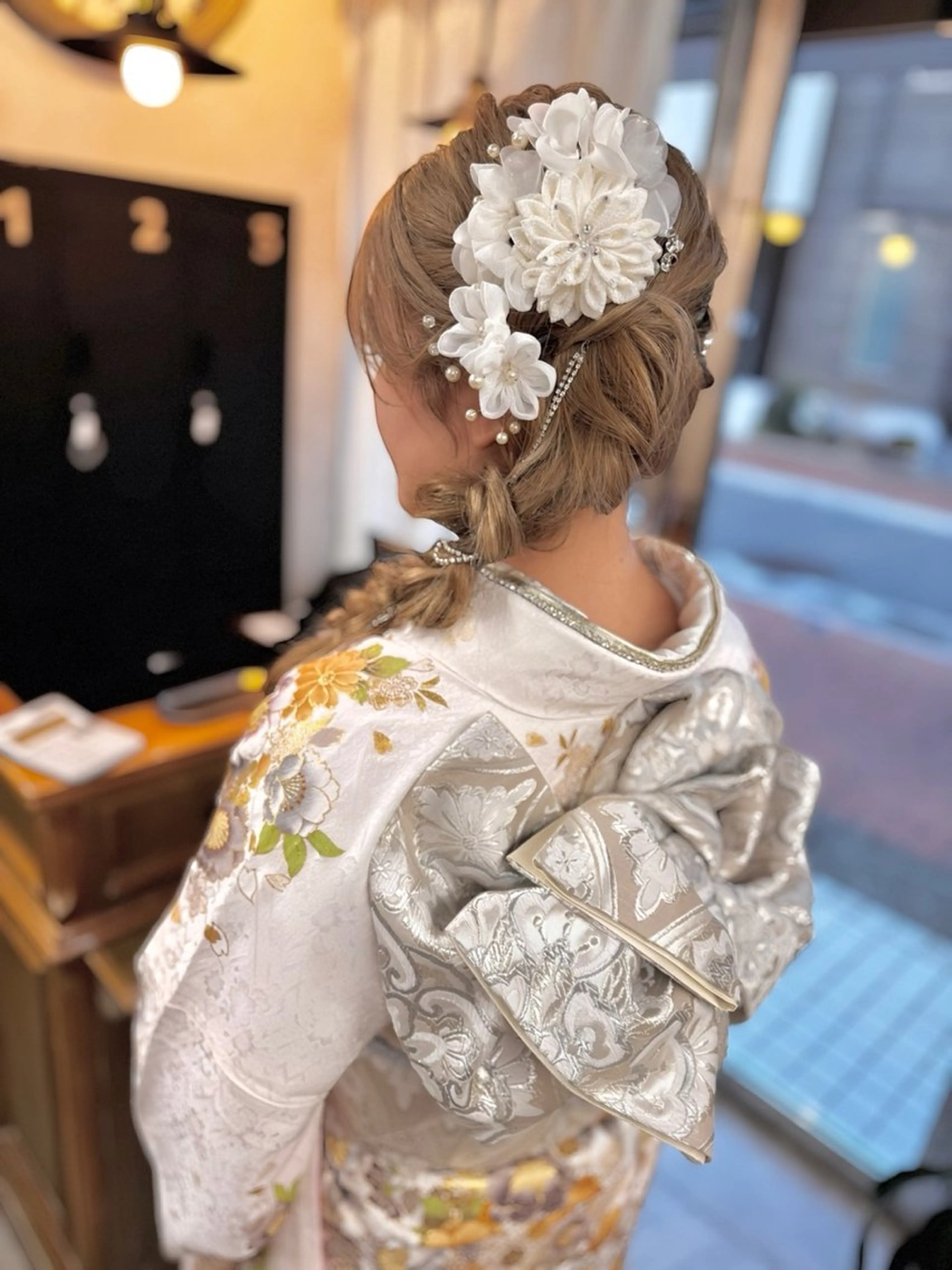 セミロング ヘアアレンジ 成人式 ヘアセット hair room HARU所属・伊藤 栄子のヘアスタイル