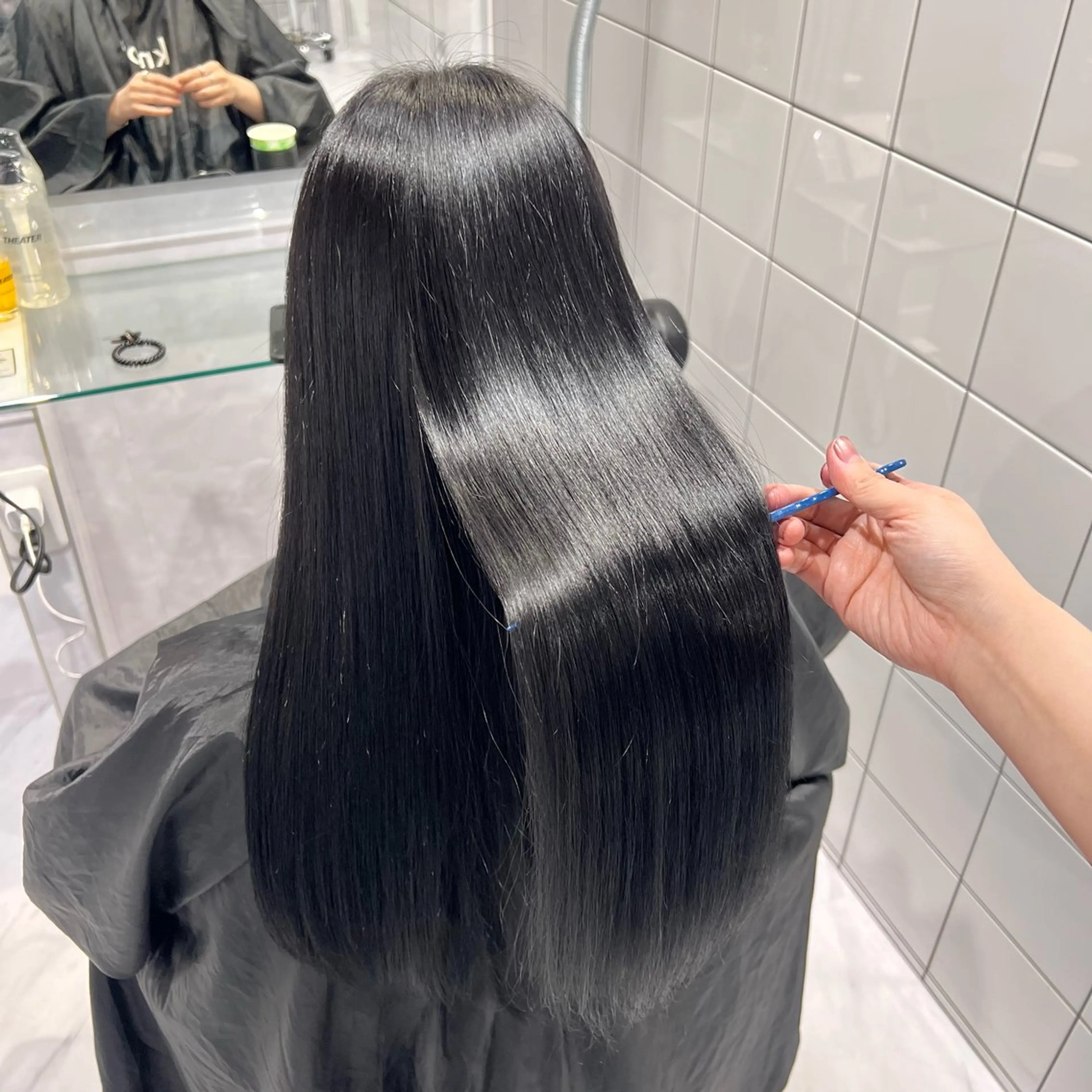 ロング パーマ ヘアアレンジ ボブ くせ毛 髪質改善 縮毛矯正 トリートメント カット 縮毛矯正 トリートメント 🦋重くない暗髪🦋 Hana🦋のヘアスタイル