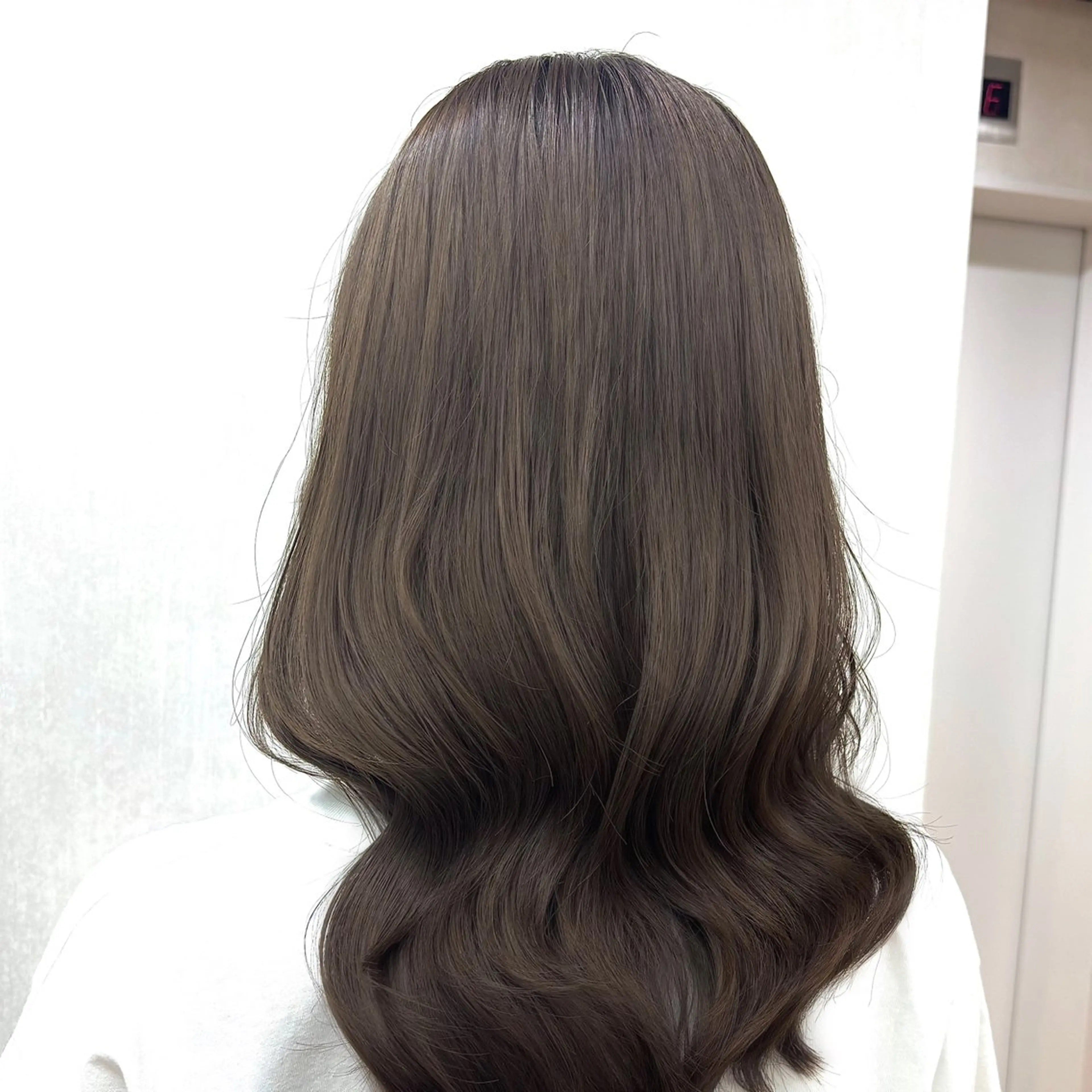 ロング カラー グレージュ オリーブグレージュ オリーブグレー ヘアカラー トリートメント 透明感/ベージュ/ 顔周り/yuna.のヘアスタイル