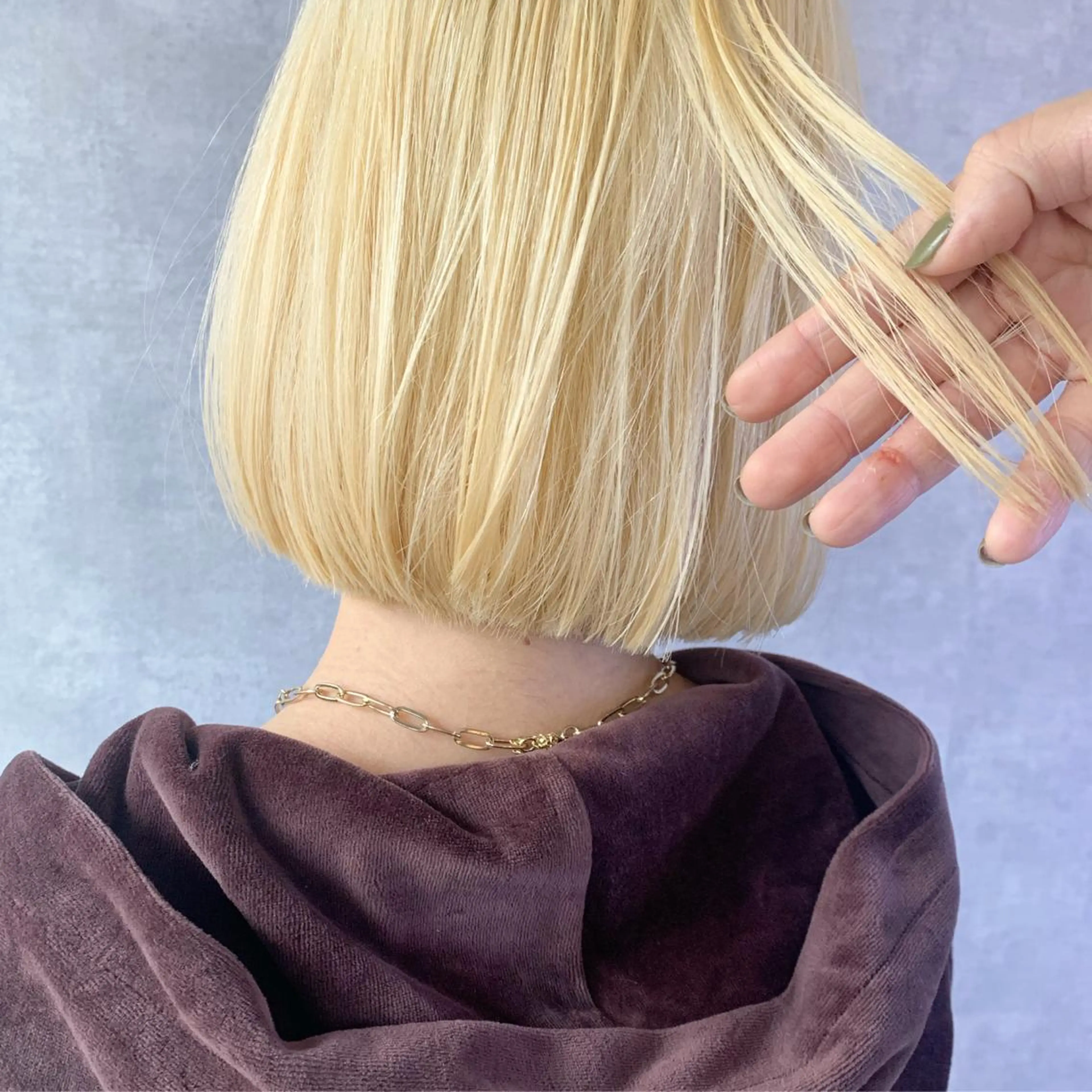 ショート カラー ブリーチ 抜きっぱなしブロンド ボブ ヘアカラー トリートメント No1韓国風レイヤー &カチモリ✨ /サキのヘアスタイル