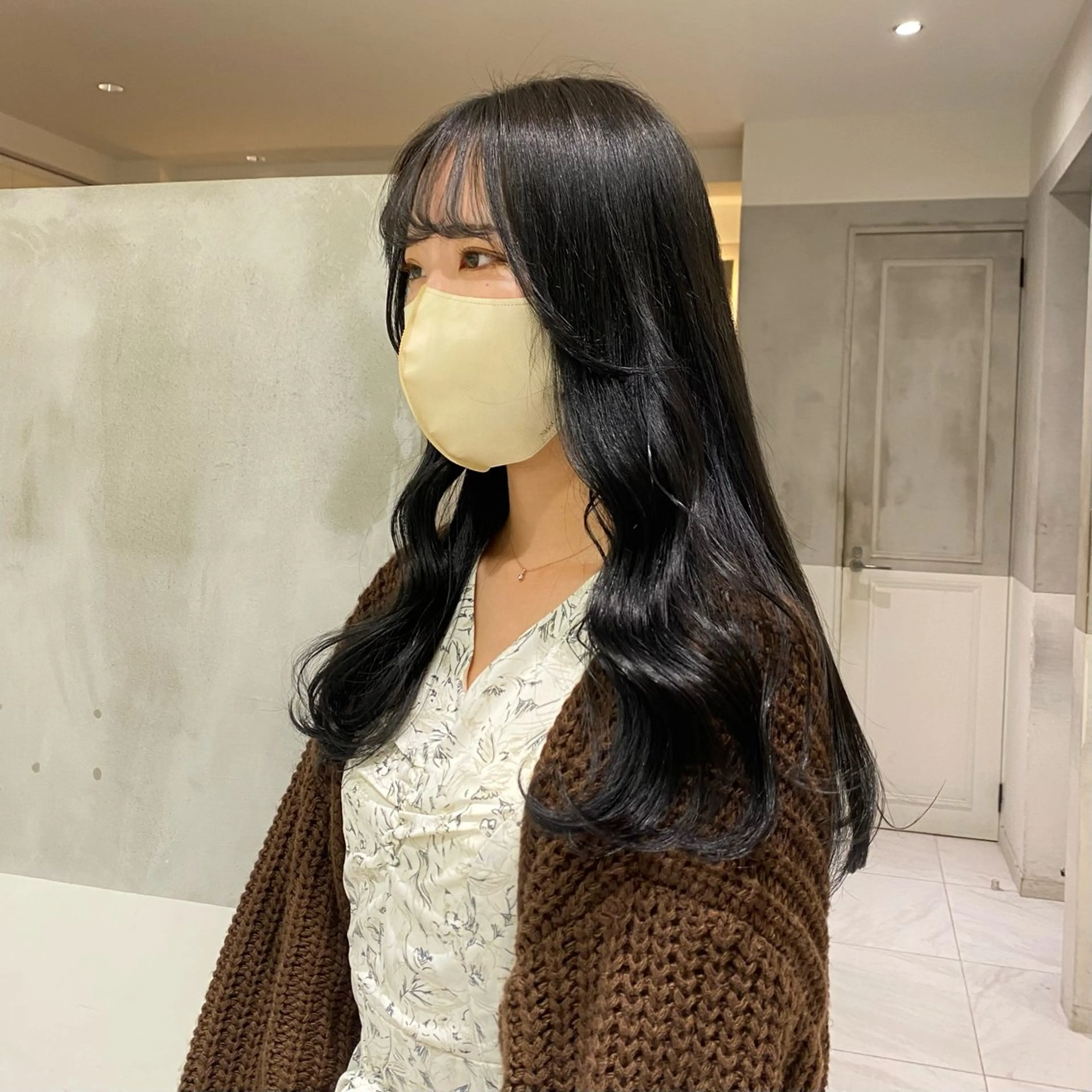 ロング カラー ブリーチ 透明感カラー ダブルカラー ブリーチなしカラー ヘアカラー トリートメント 艶感/ナチュラル 🌿マアヤのヘアスタイル