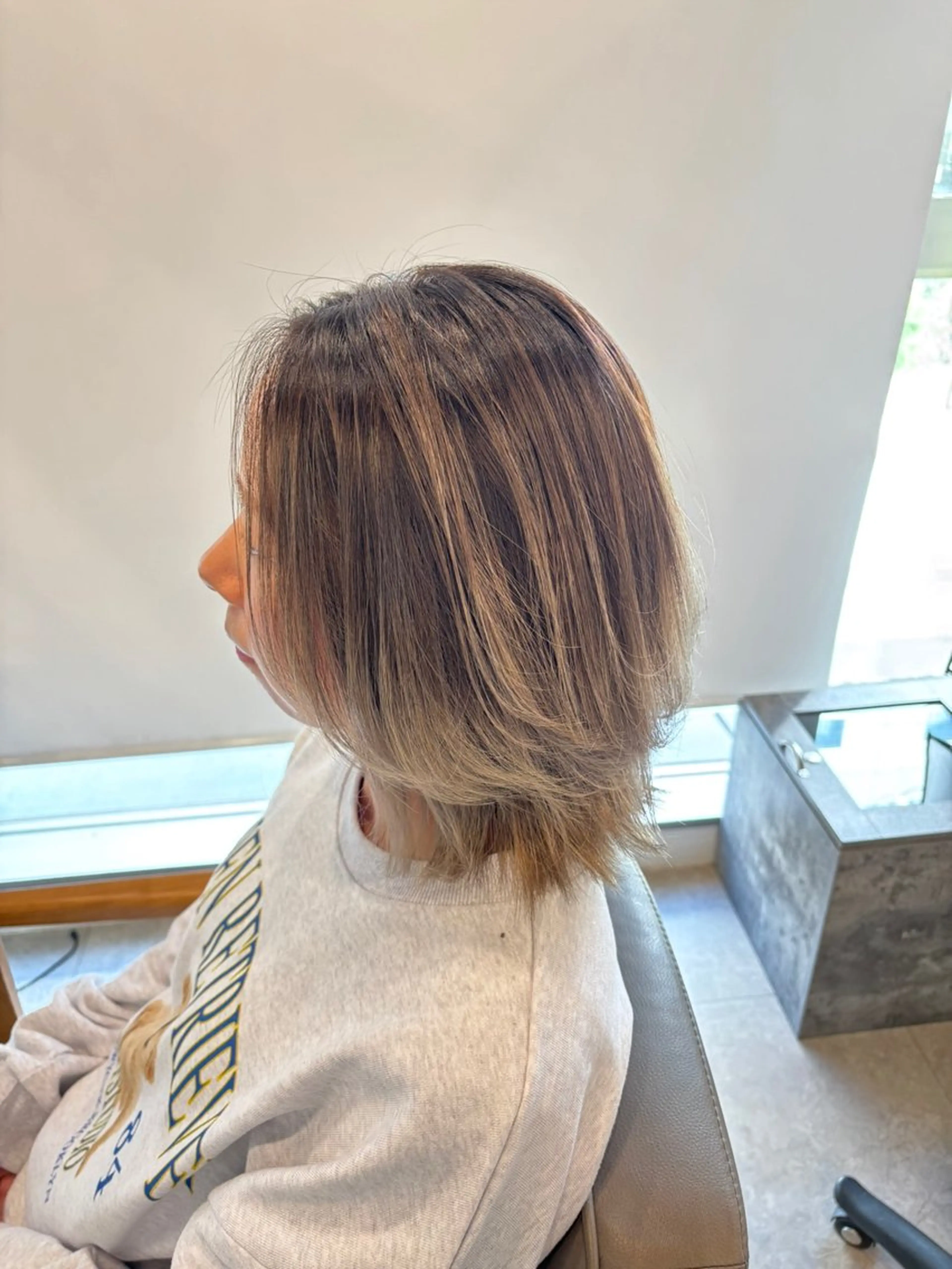 ミディアム レイヤーカット カット ヘアカラー 🩵YUKO🩵 from...✂️のヘアスタイル