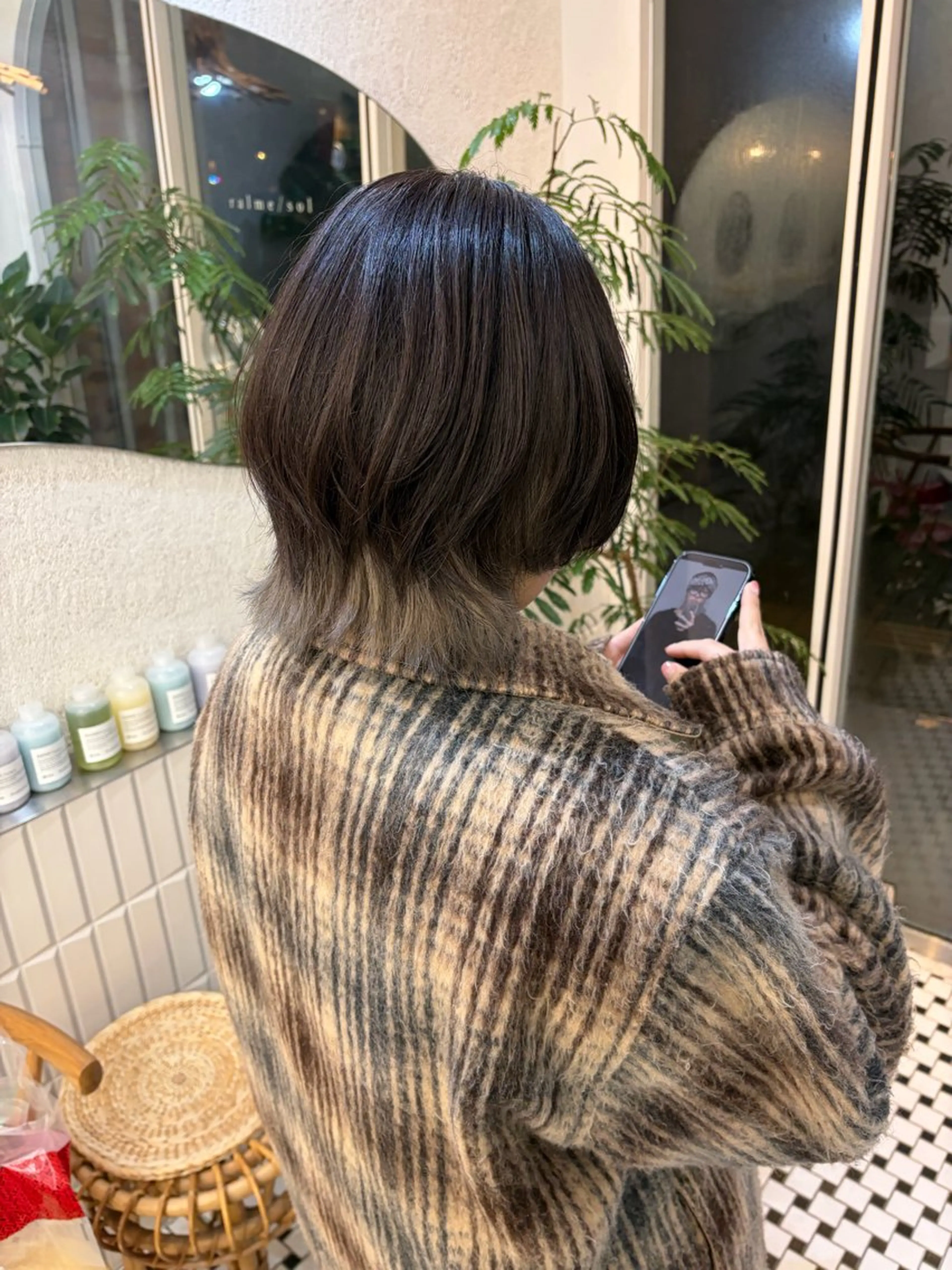 ショート ヘアカラー リン🔔ボブ cut ベージュカラー🤎のヘアスタイル
