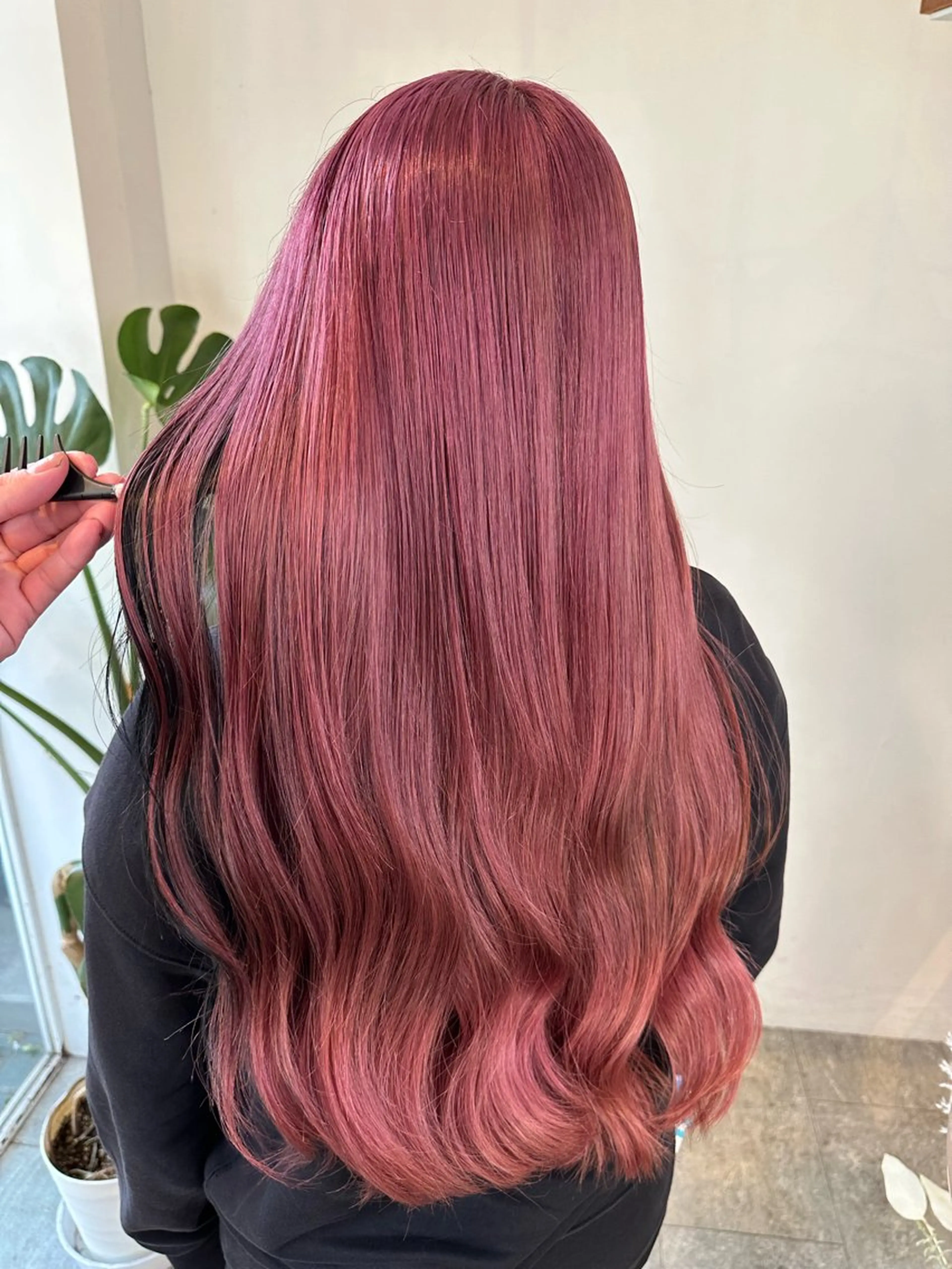 ロング カラー ミストバング デザインカラー  フェイスフレーミング ピンクカラー peakshair所属・髪質改善/メンズパ ーマ𝒀𝑼𝑻𝑶のヘアスタイル