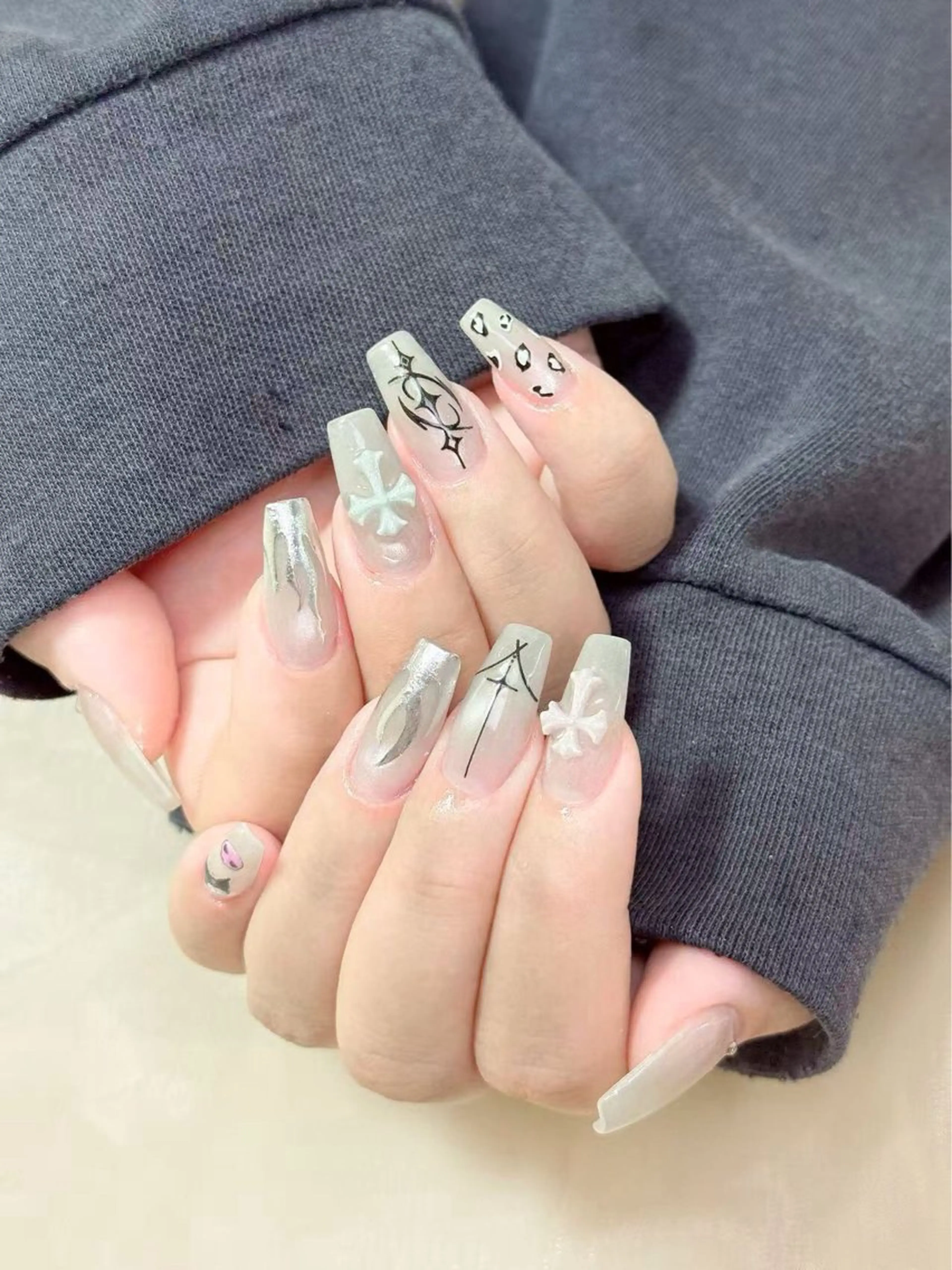 ネイル ハンドネイル 小 雨のネイルデザイン