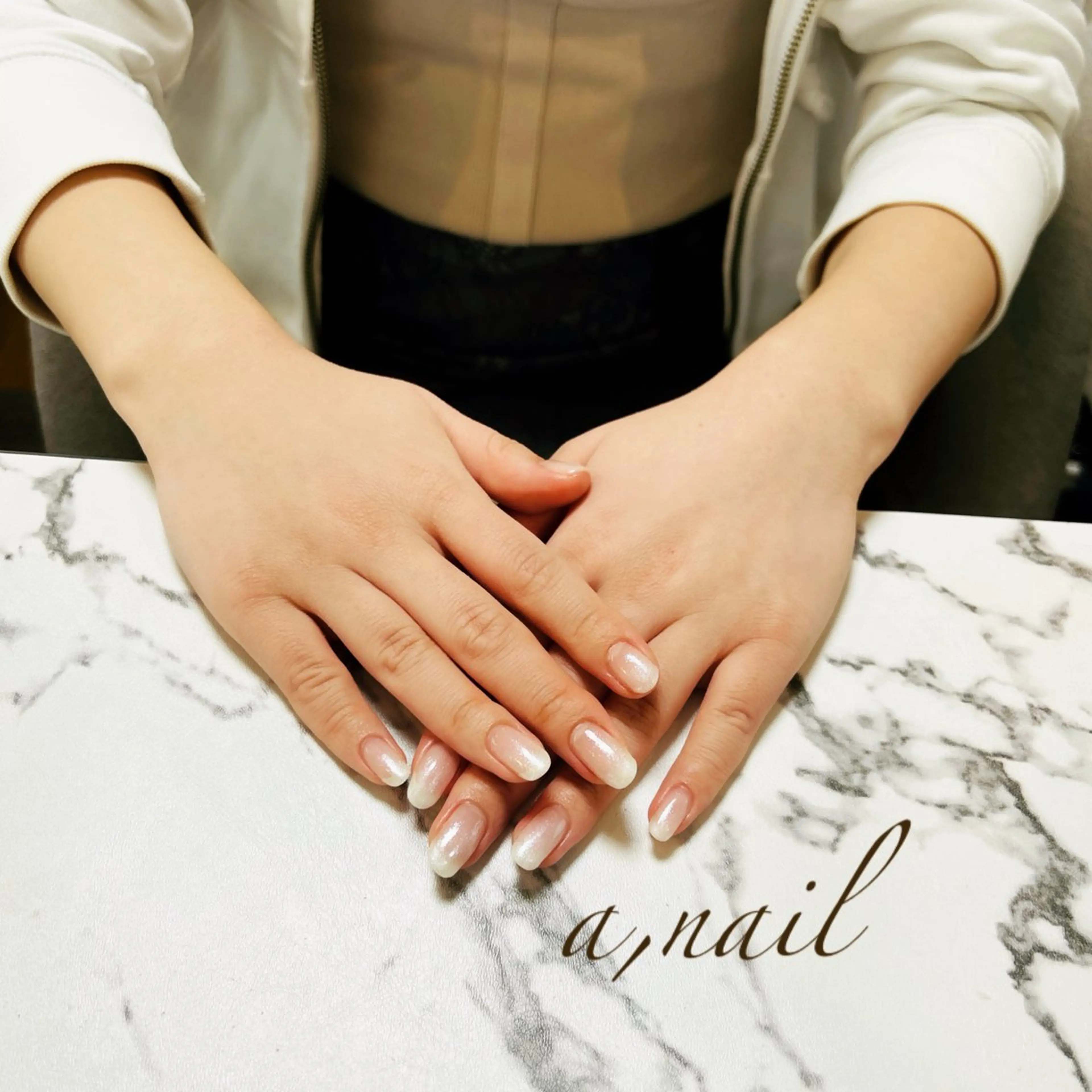 ネイル グラデーション キラキラネイル オフィスネイル シンプルネイル ブライダルネイル ハンドネイル ネイルサロン エーネイルのネイルデザイン